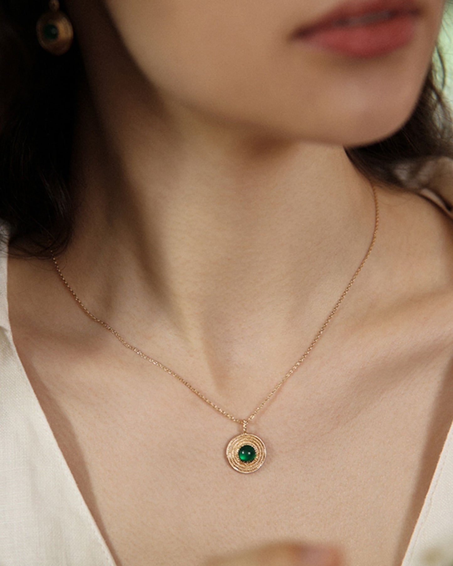 Gold_Astrielle_Necklace_2