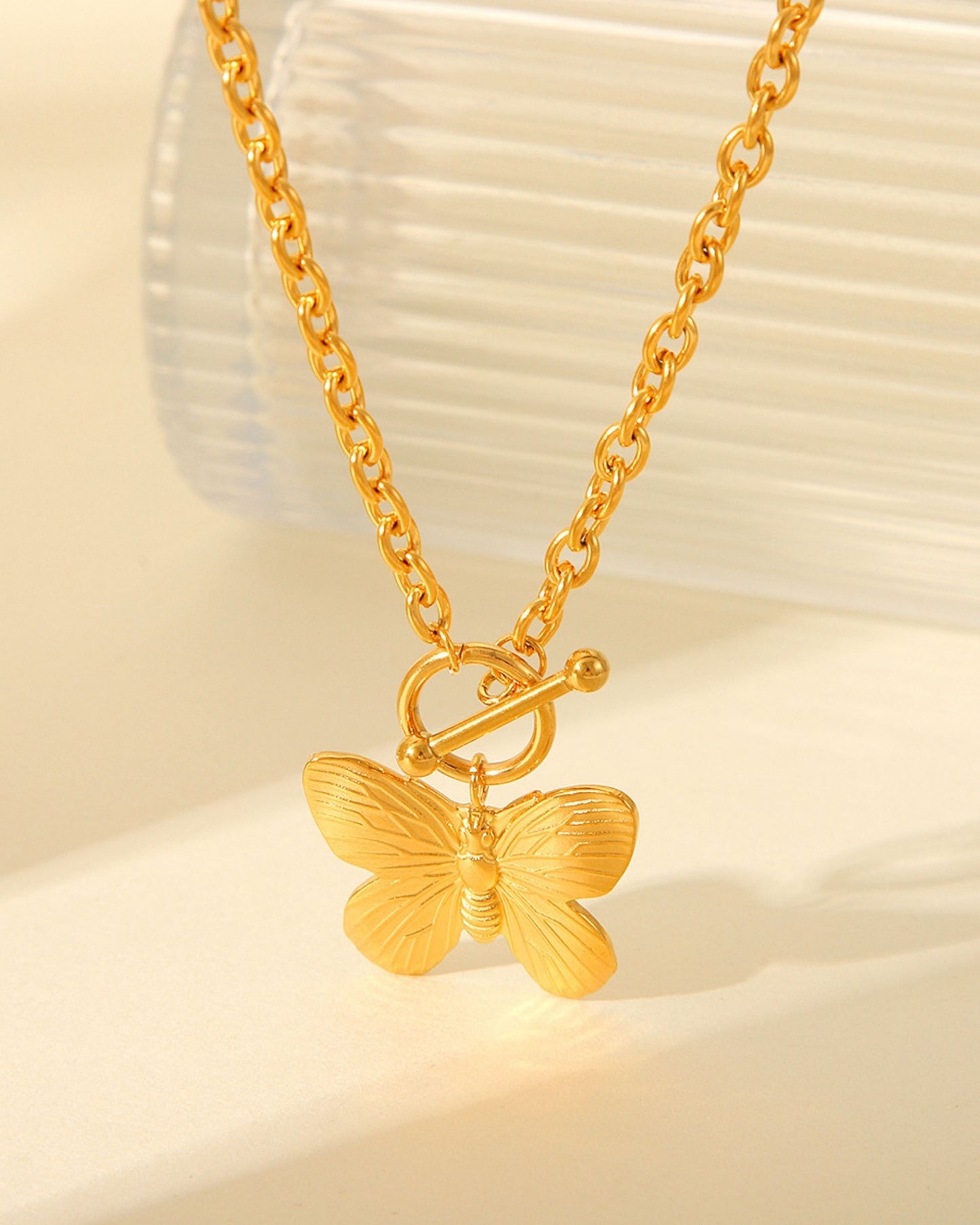 Gold_Butterfly_Pendant_Necklace_2