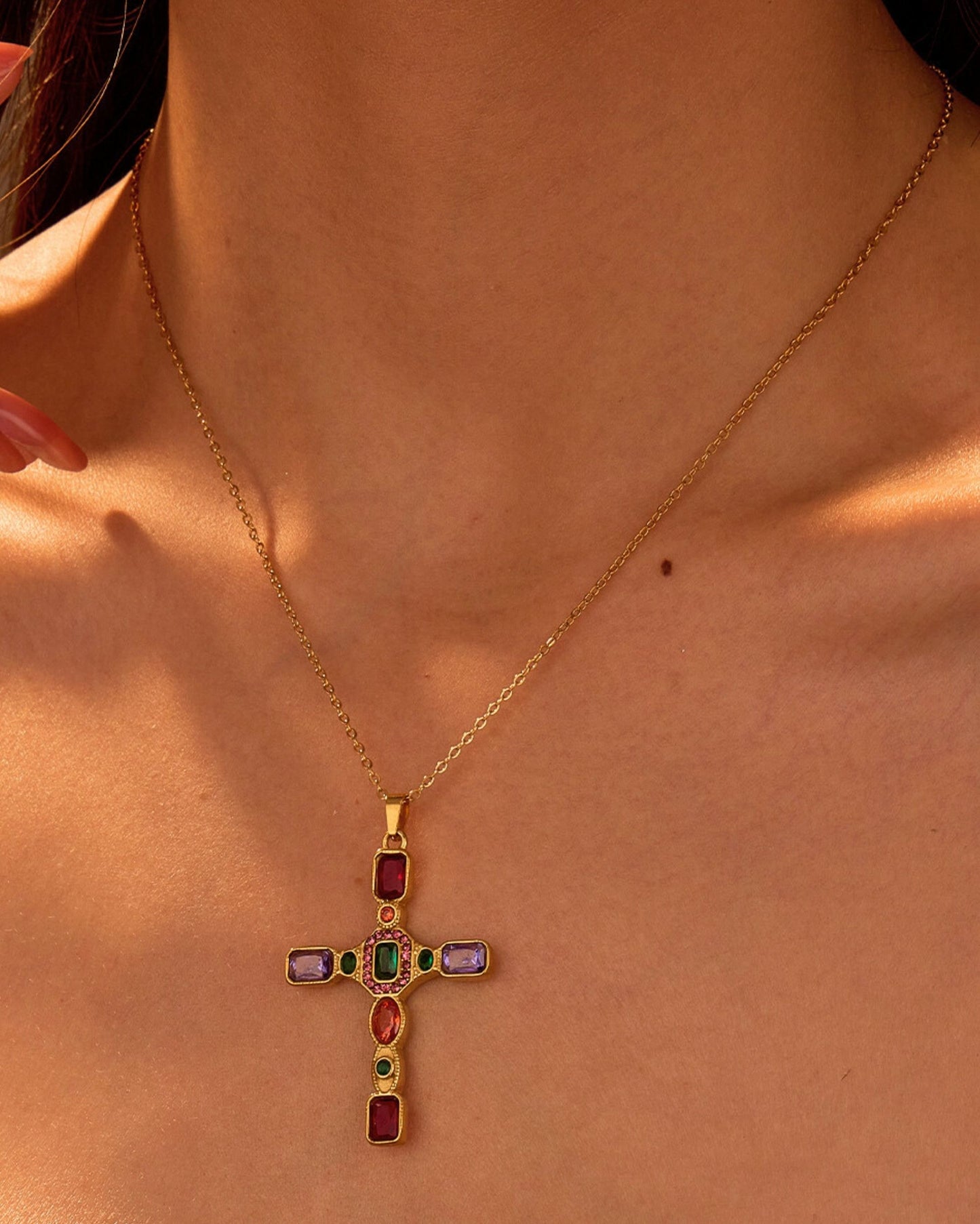 Gold_Byzantia_Cross_Necklace_2