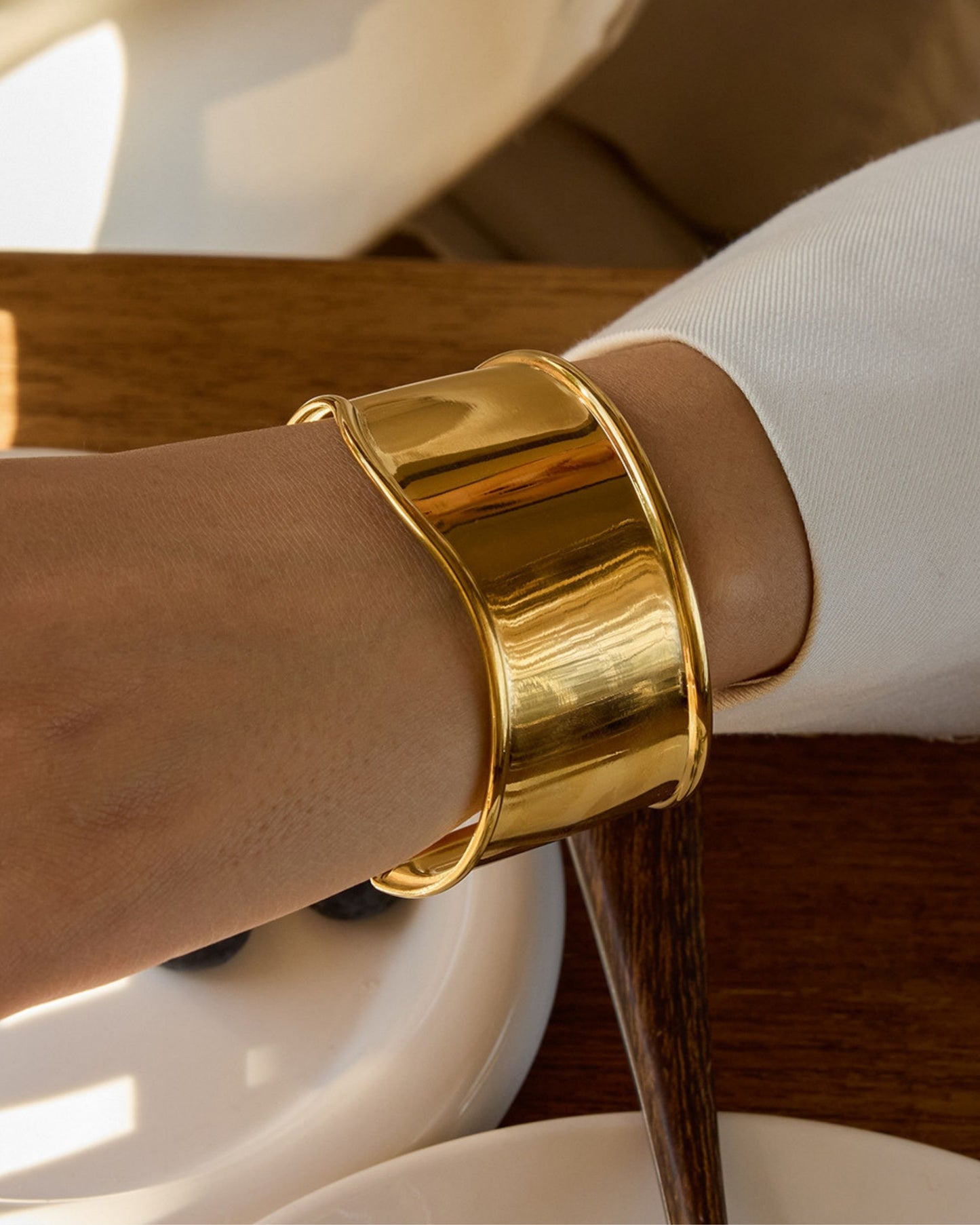 Gold_Cast_Shell_Bangle_2