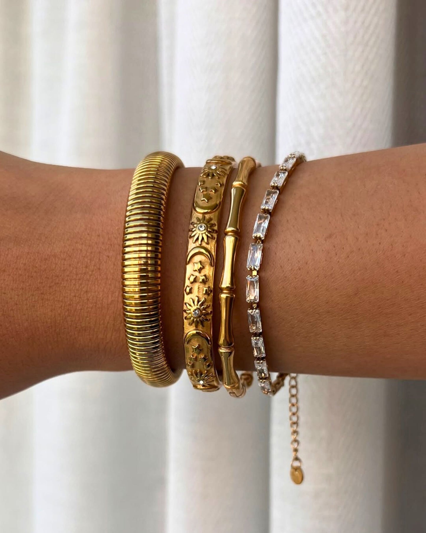 Gold_Celestial_Glow_Bangle_18