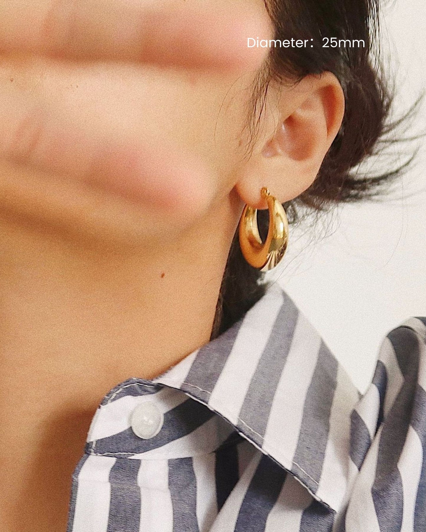 Gold_Chunky_Hoop_Earrings_2