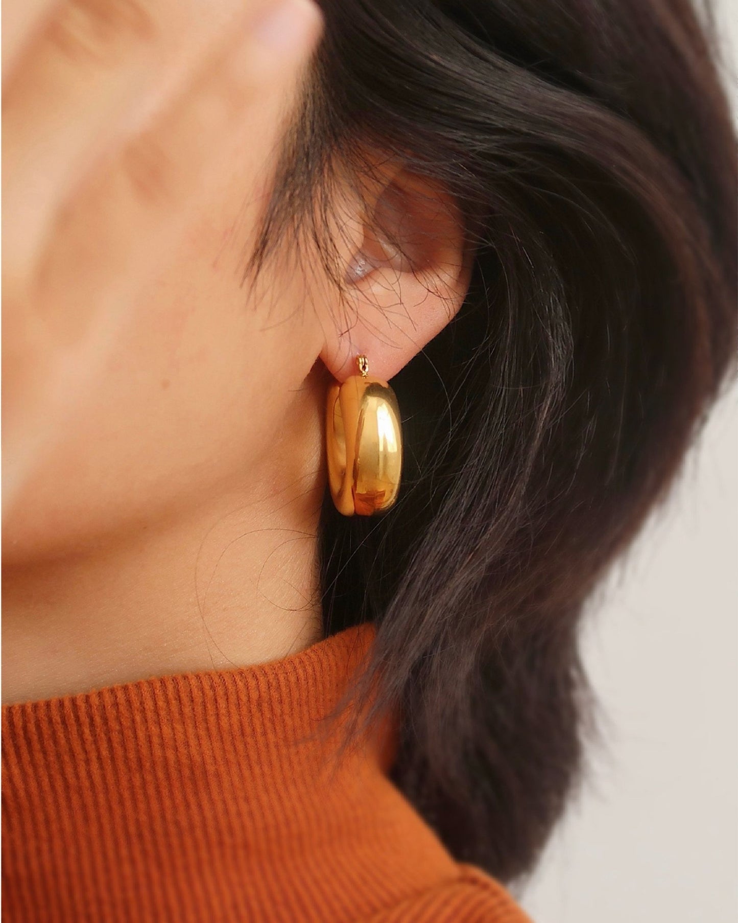 Gold_Chunky_Square_Hoop_Earrings_3
