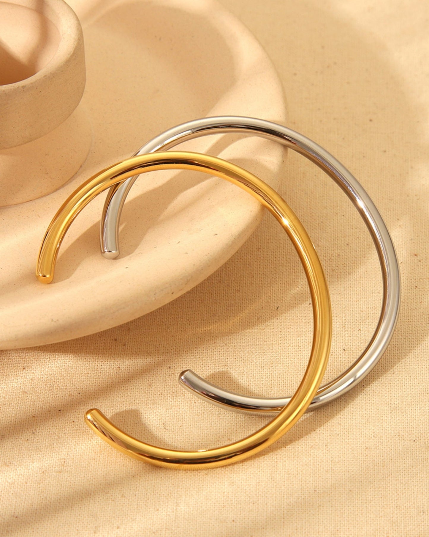 Gold_Circle_Bangle_4