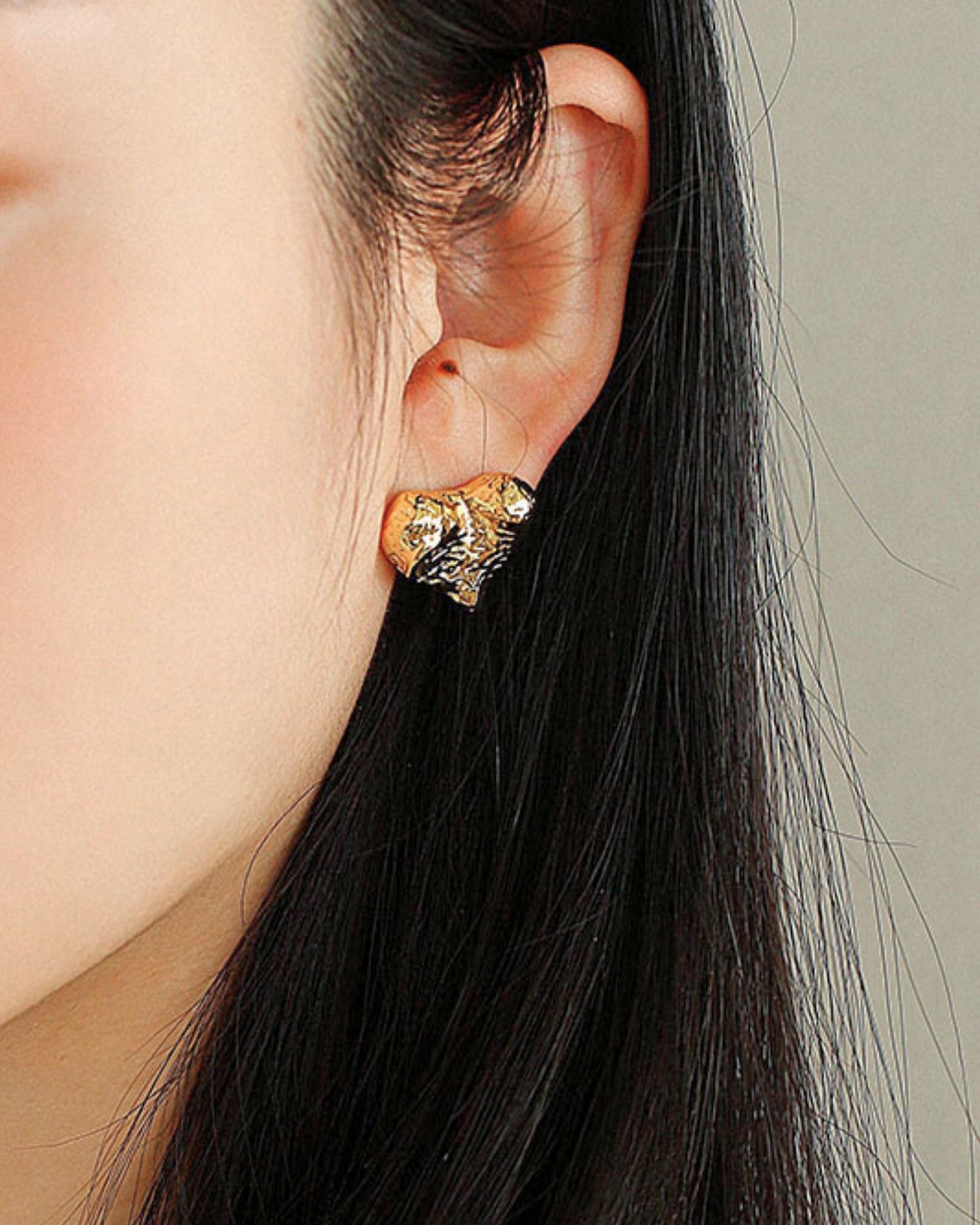 Gold_Crushed_Love_Heart_Stud_Earrings_2