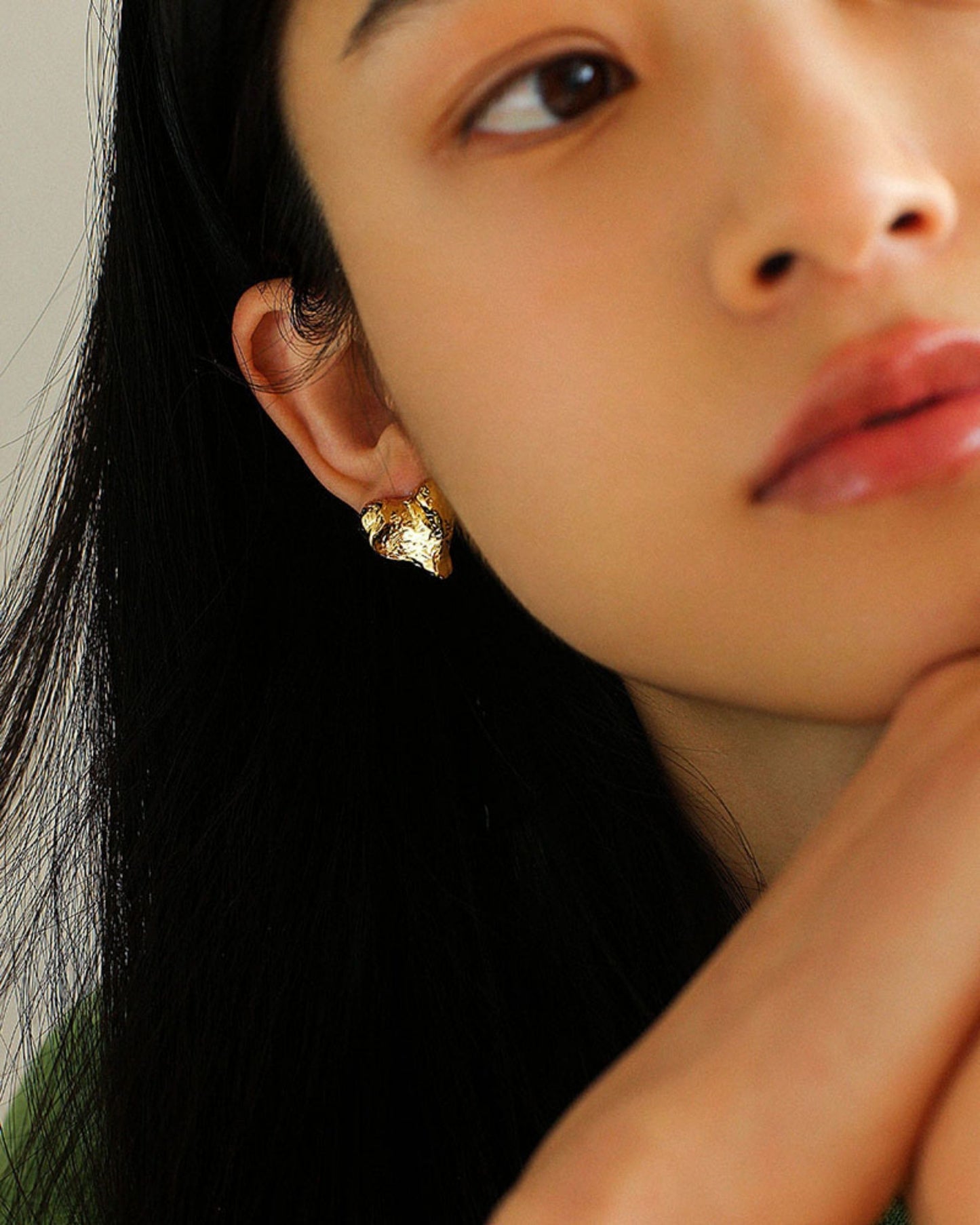 Gold_Crushed_Love_Heart_Stud_Earrings_4