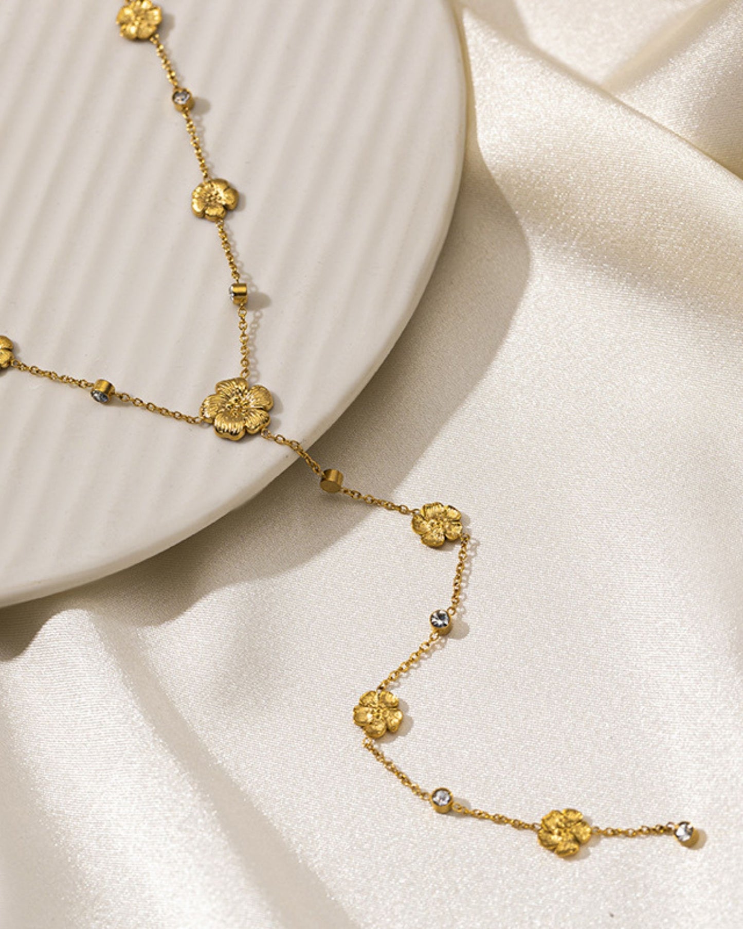 Gold_Daisy_Lariat_Necklace_4