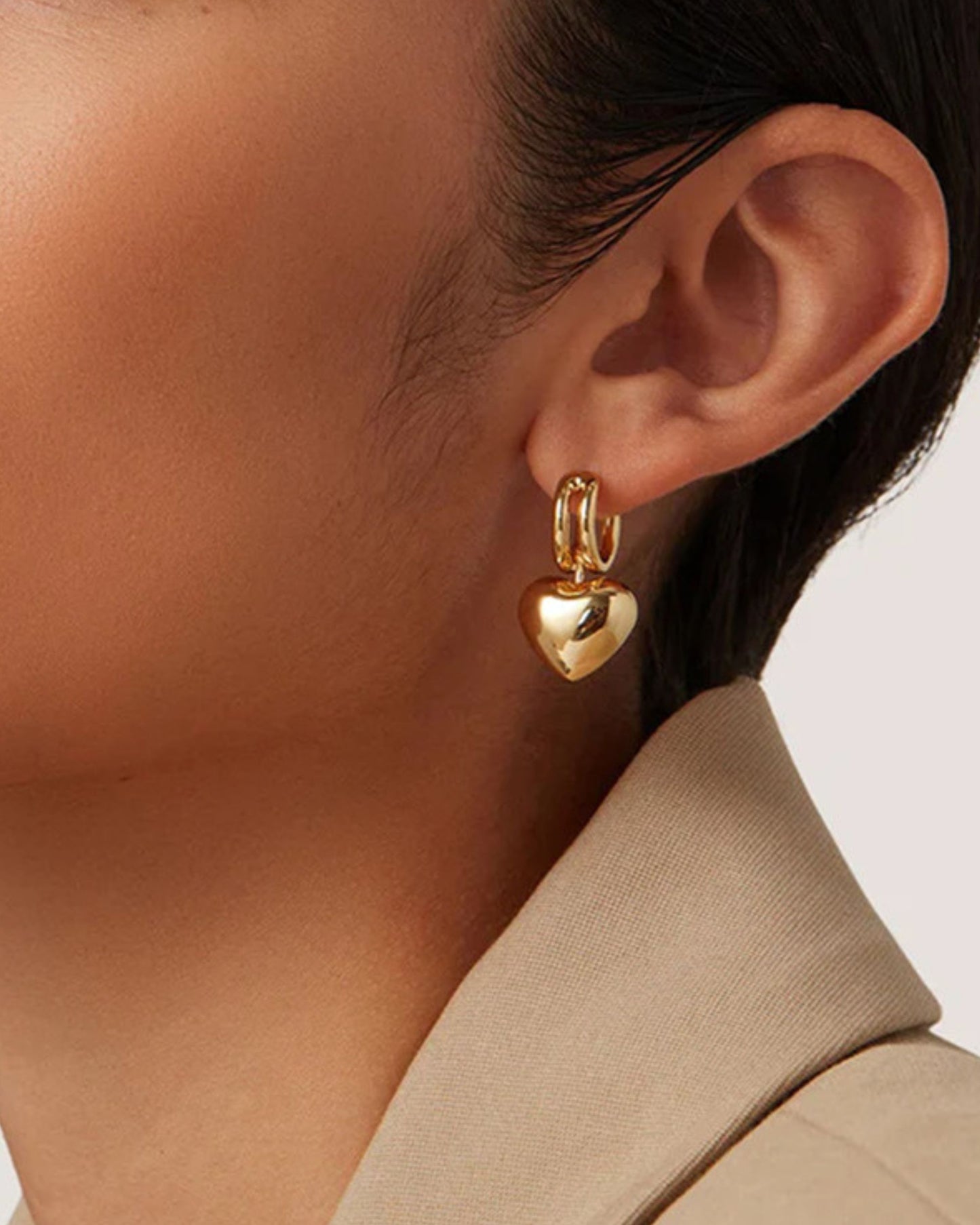 Gold_Dancing_Heart_Hoop_Earrings_4