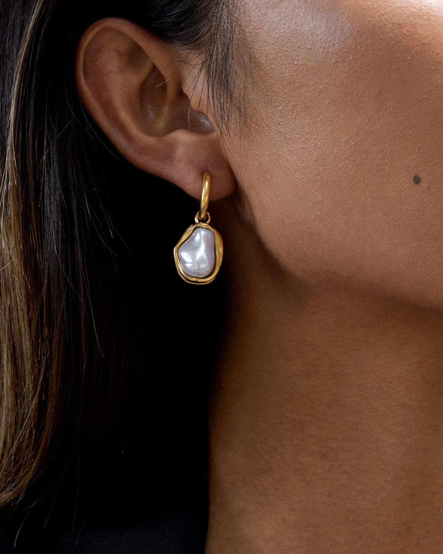 Gold_Doris_Pearl_Earrings_3