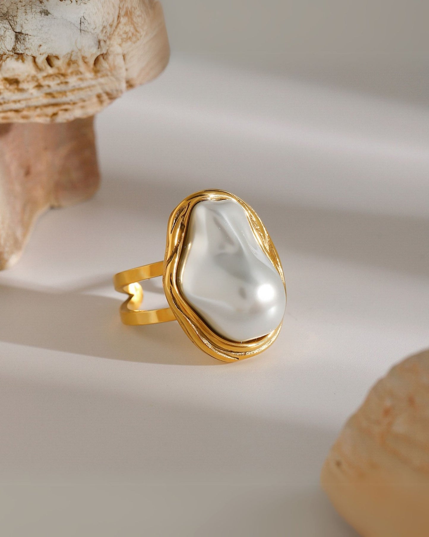 Gold_Doris_Pearl_Ring_2