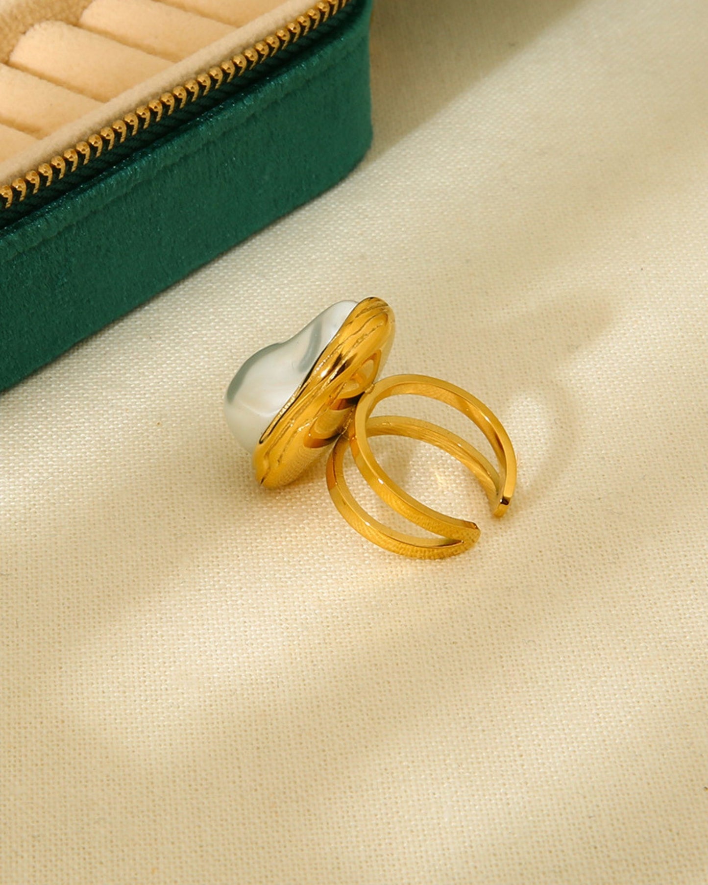 Gold_Doris_Pearl_Ring_3