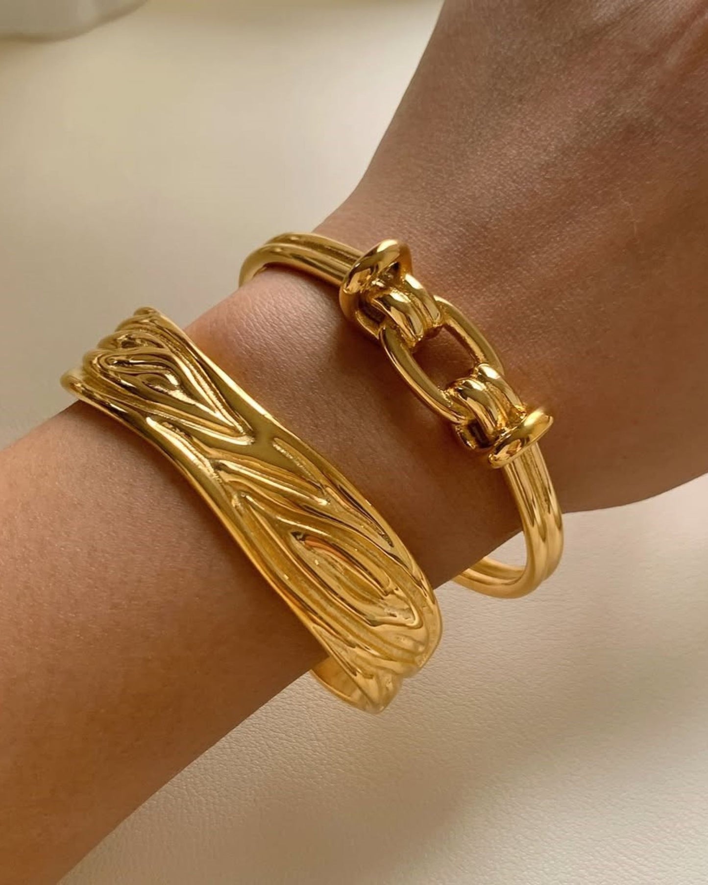 Gold Elara Bangle