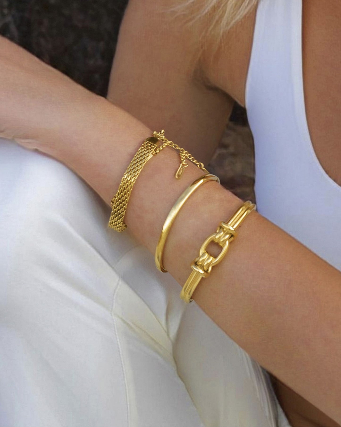 Gold_Elara_Bangle_2
