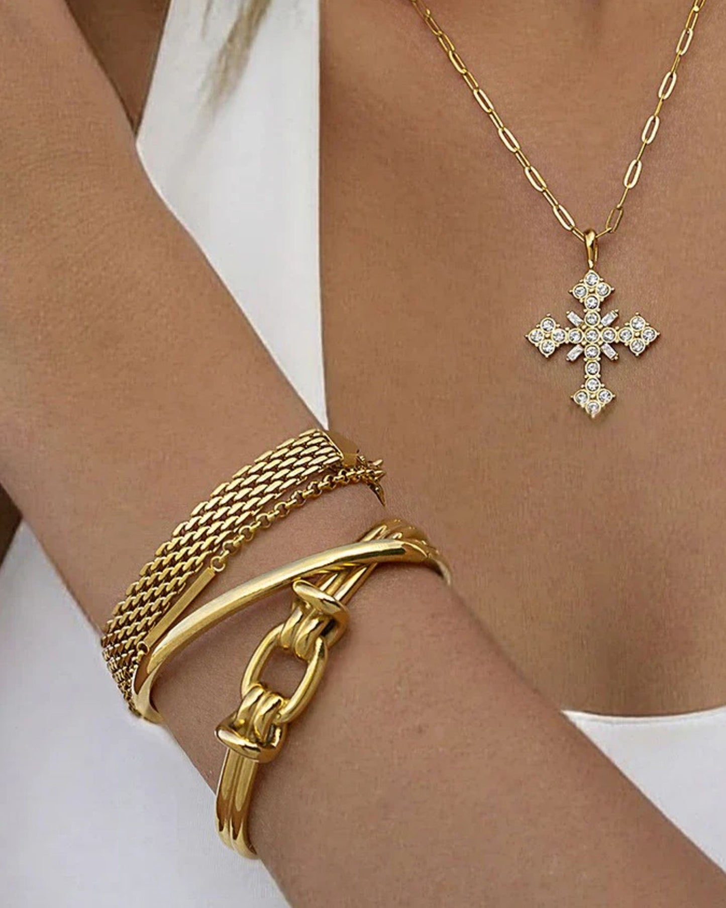 Gold Elara Bangle