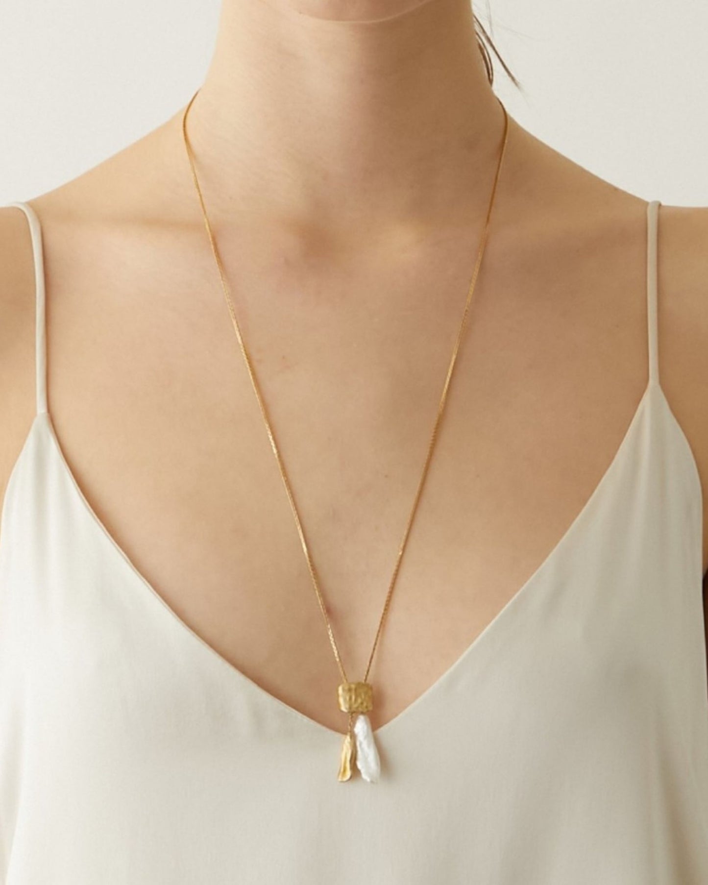 Gold_Elara_Veil_Lariat_Necklace_3