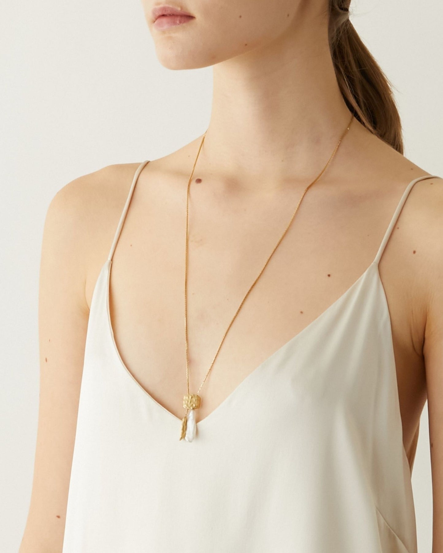 Gold_Elara_Veil_Lariat_Necklace_4