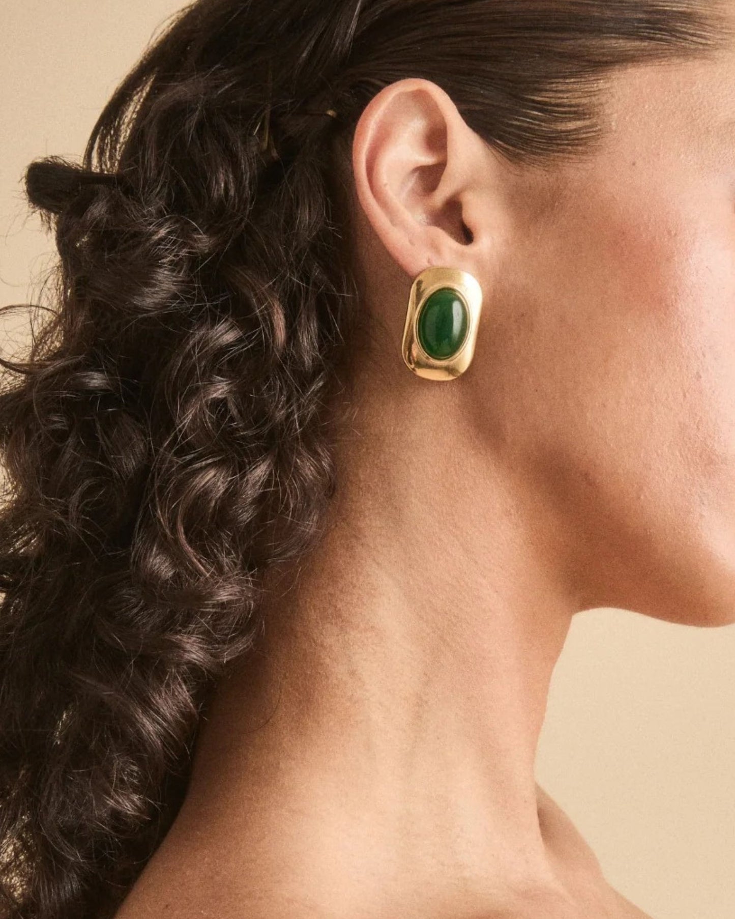 Gold_Emerald_Stud_Earrings_4