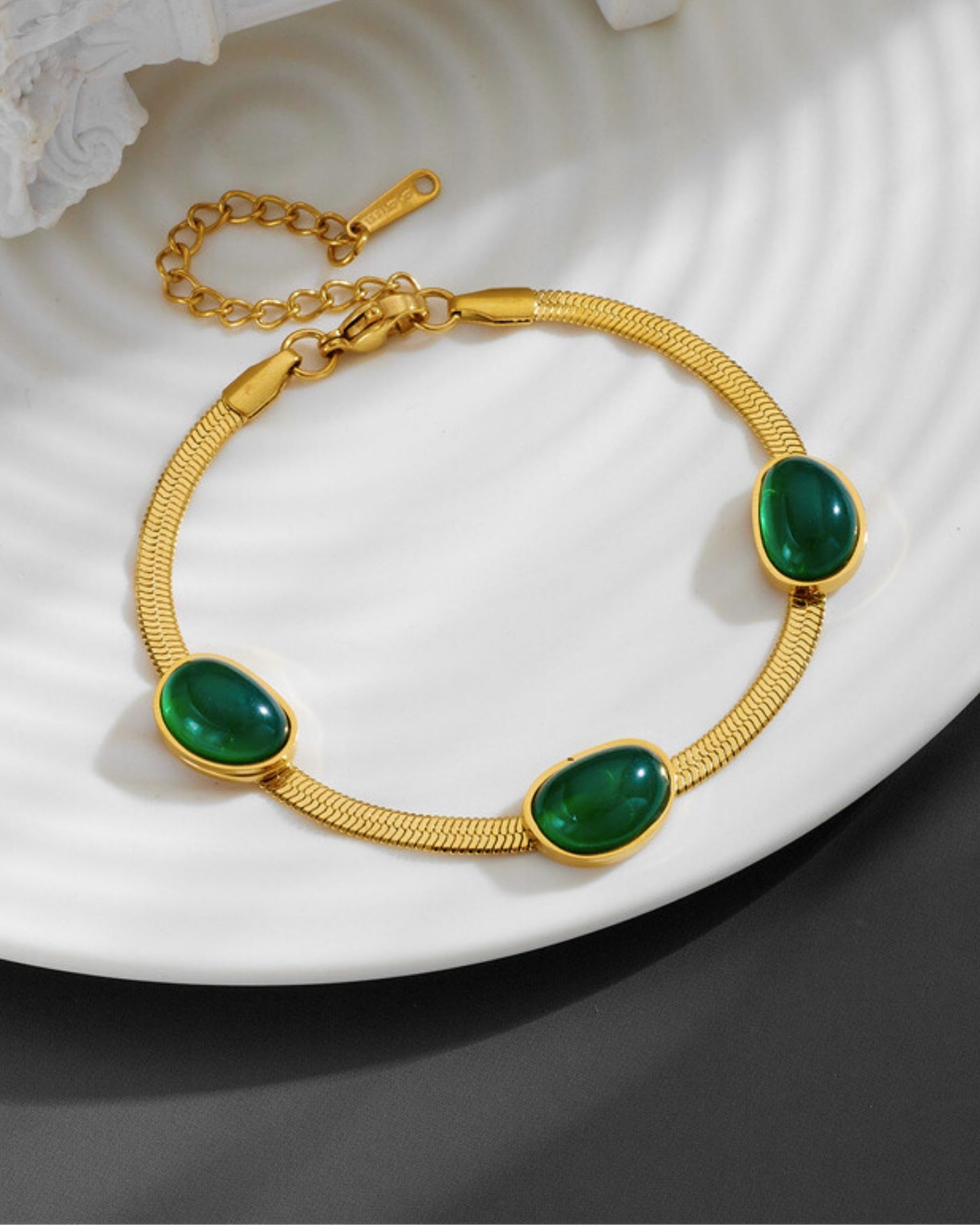 Gold_Emerald_Trilogy_Herringbone_Bracelet_2