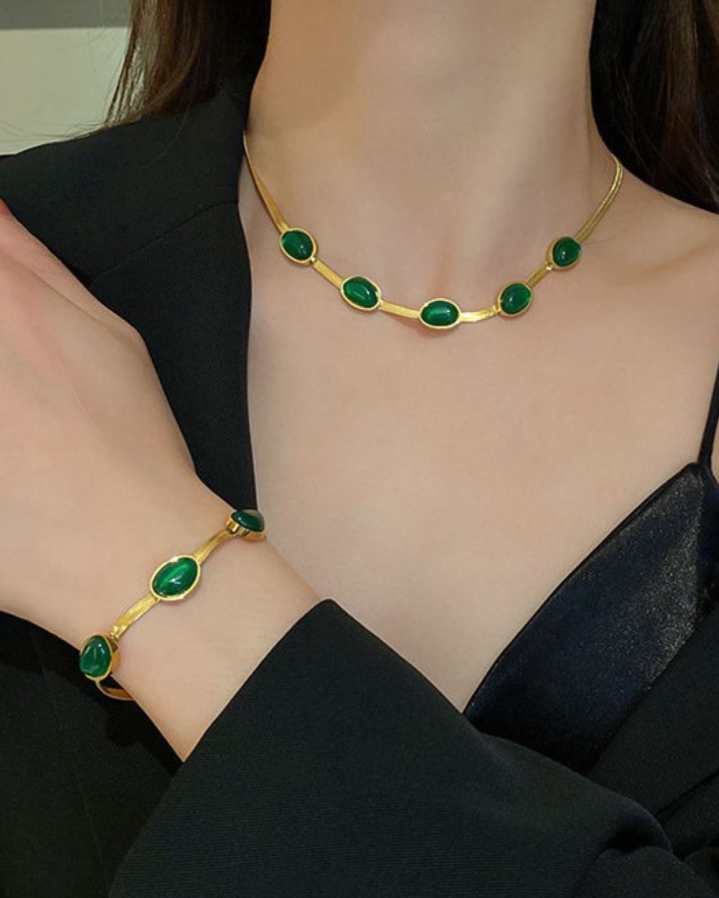 Gold_Emerald_Trilogy_Herringbone_Bracelet_5