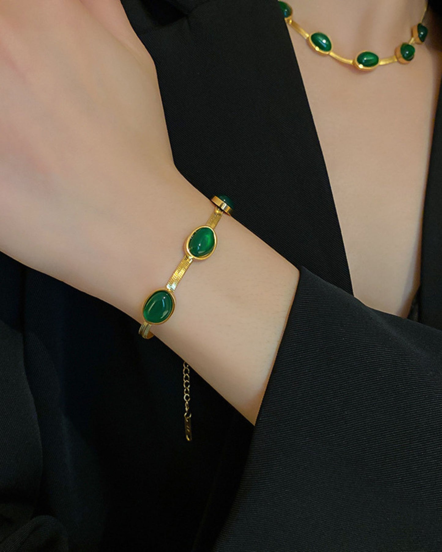 Gold_Emerald_Trilogy_Herringbone_Bracelet_6