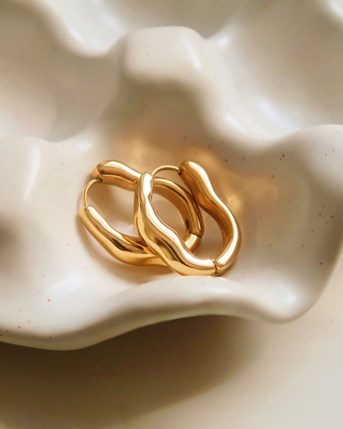 Gold_Esagio_Hoop_Earrings_4