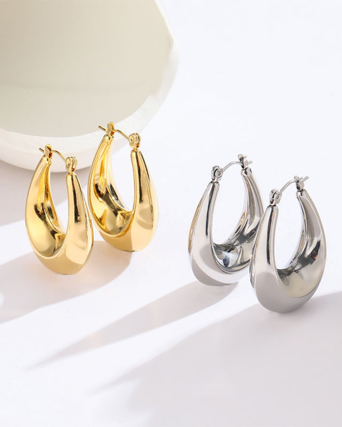 Gold_Freda_Hoop_Earrings_10