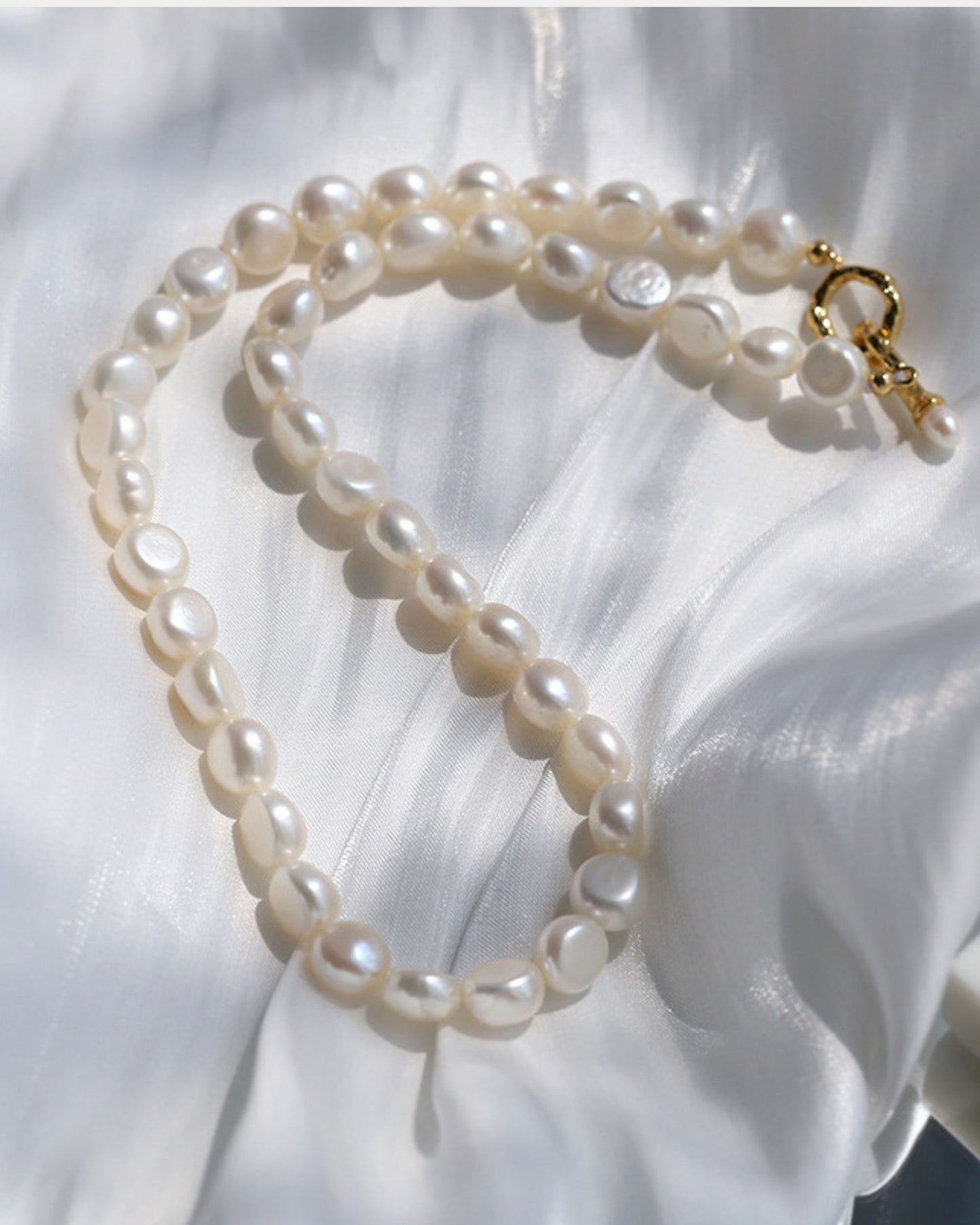 Gold_Giselle_Pearl_Necklace_1