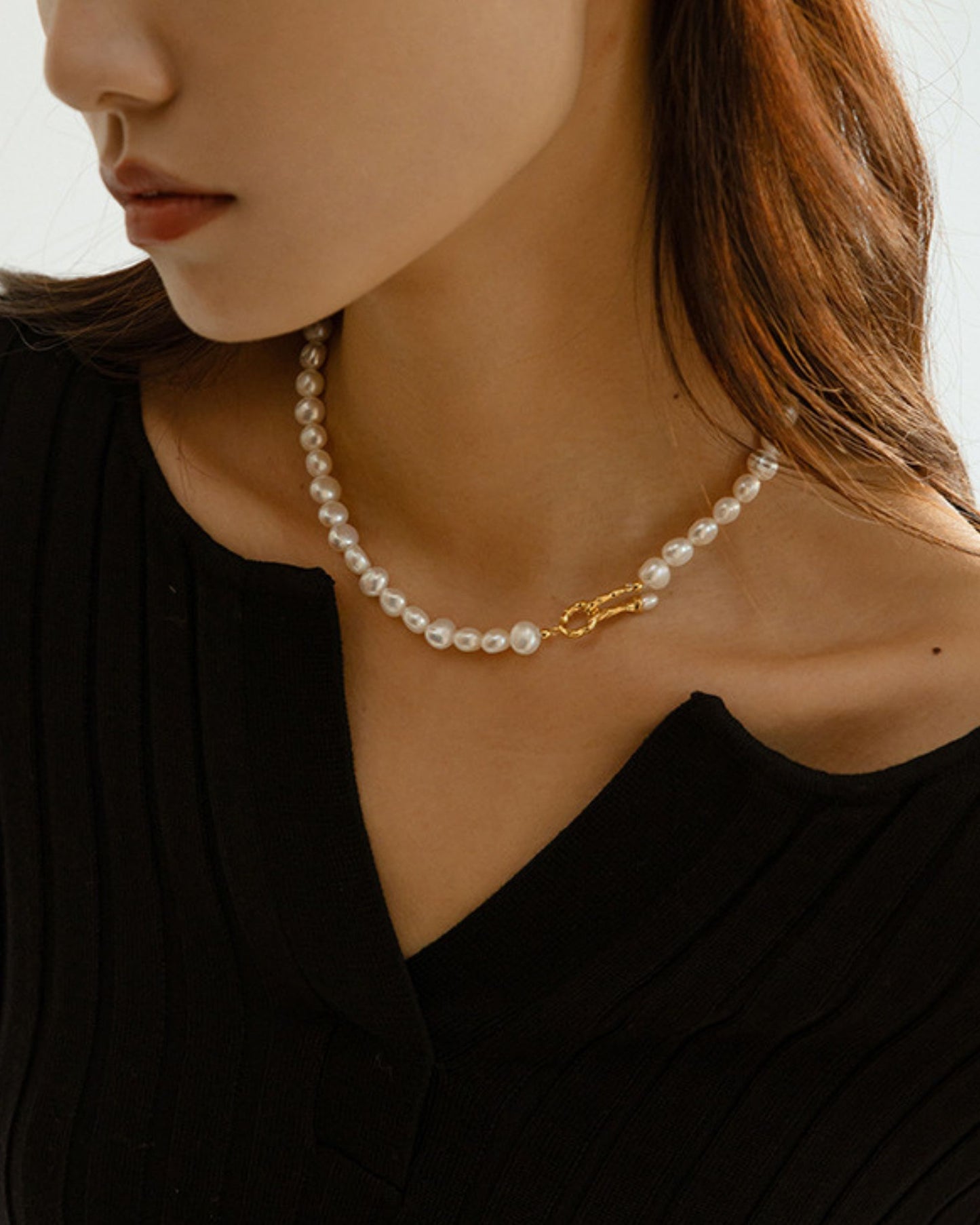 Gold_Giselle_Pearl_Necklace_2