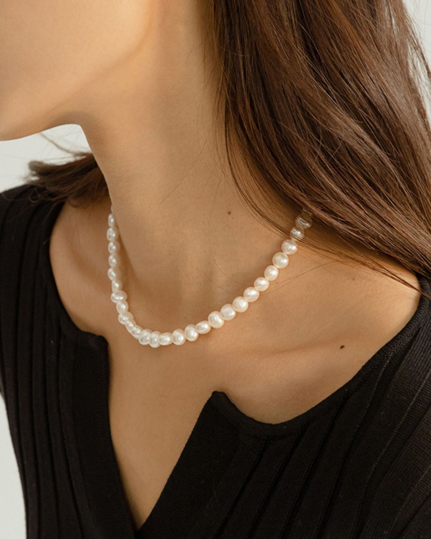 Gold_Giselle_Pearl_Necklace_5