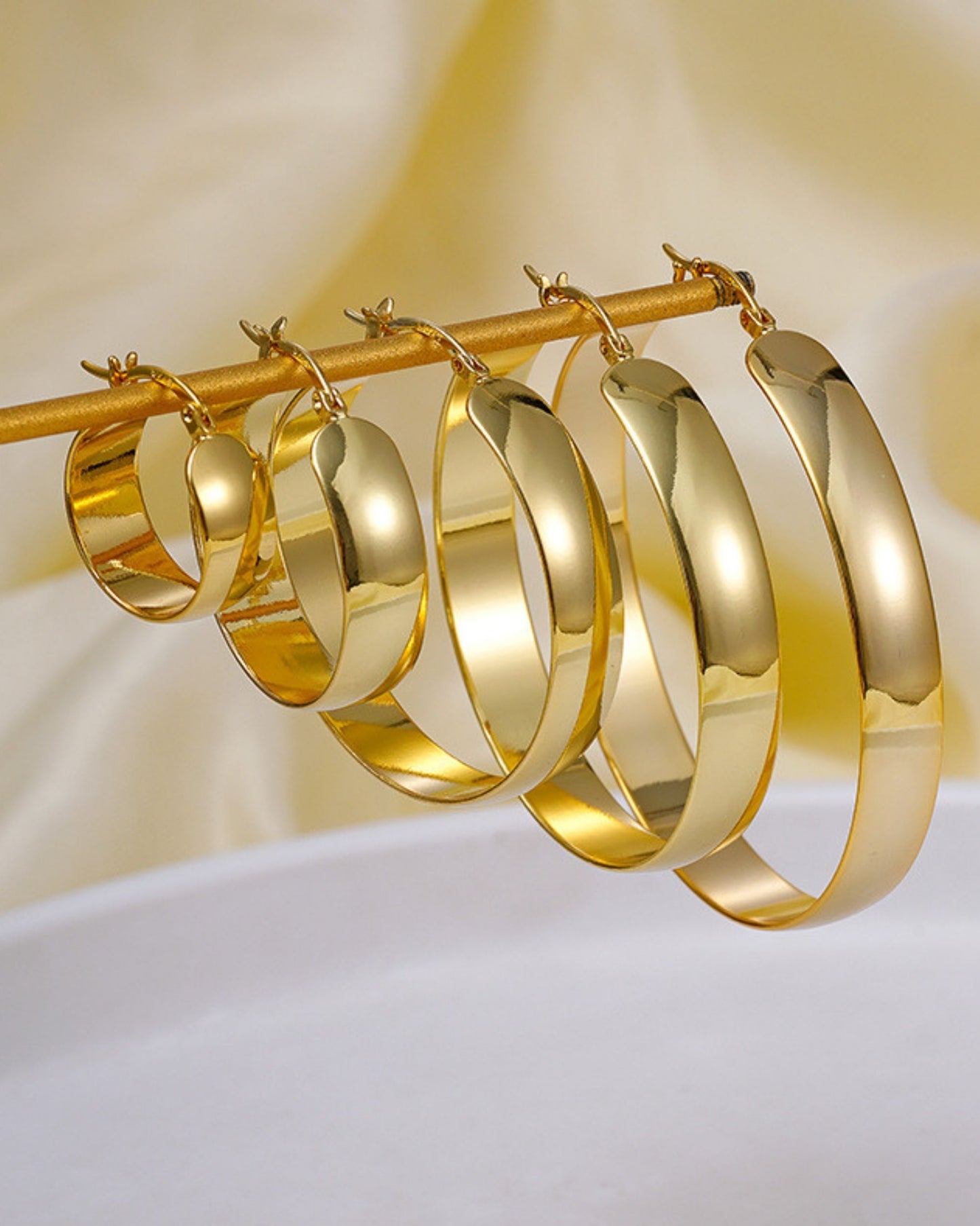 Gold_Grove_Hoop_Earrings_4