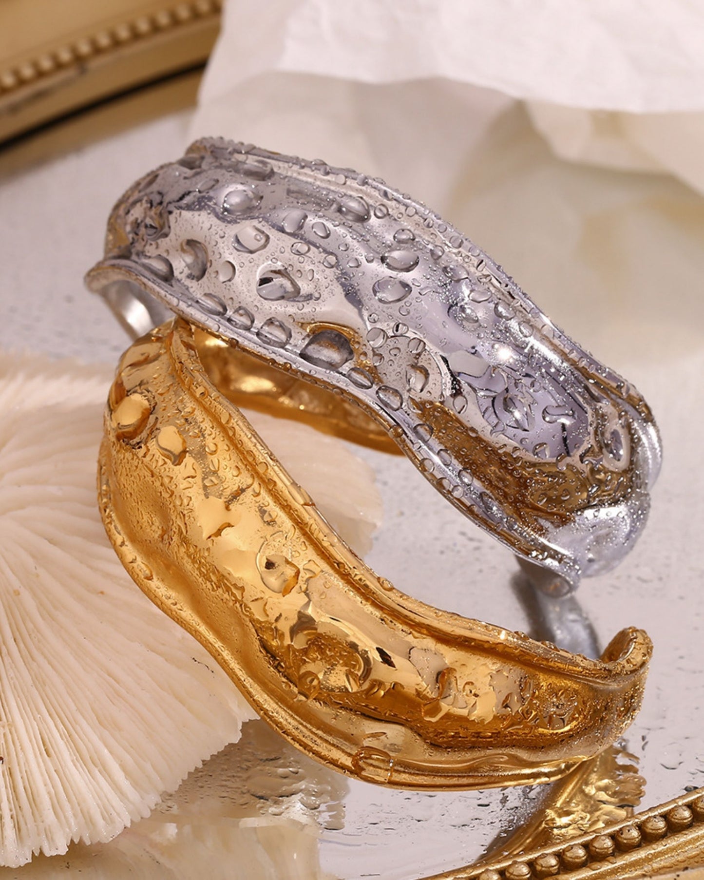 Gold_Hammered_Chunky_Bangle_6