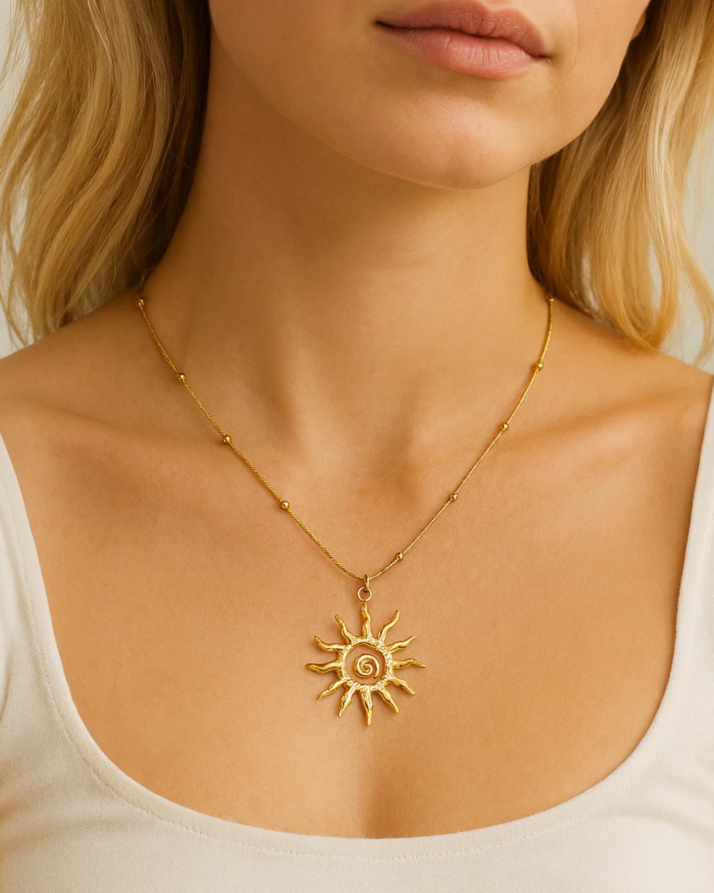 Gold_Helios_Glow_Pendant_Necklace_2