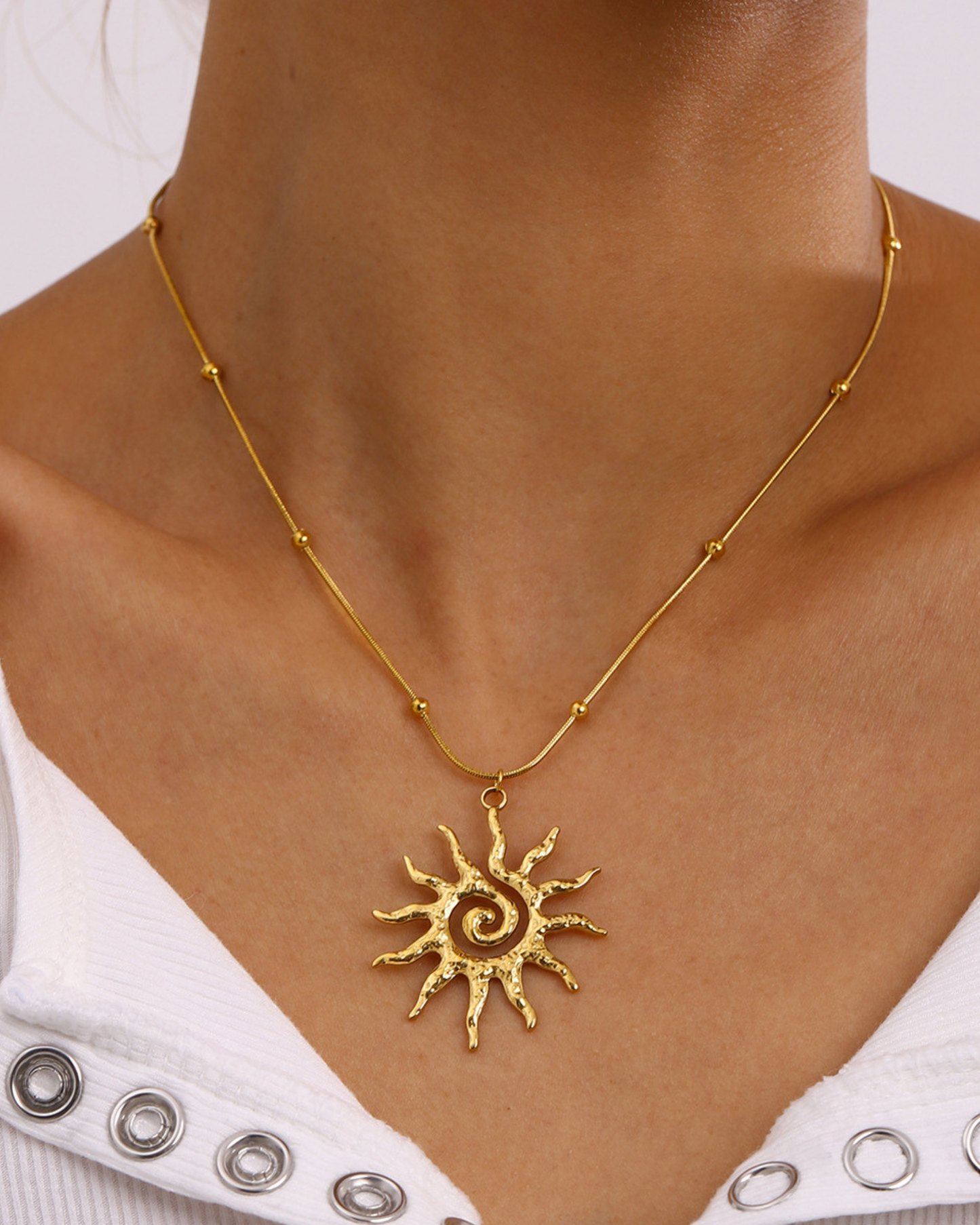 Gold_Helios_Glow_Pendant_Necklace_5