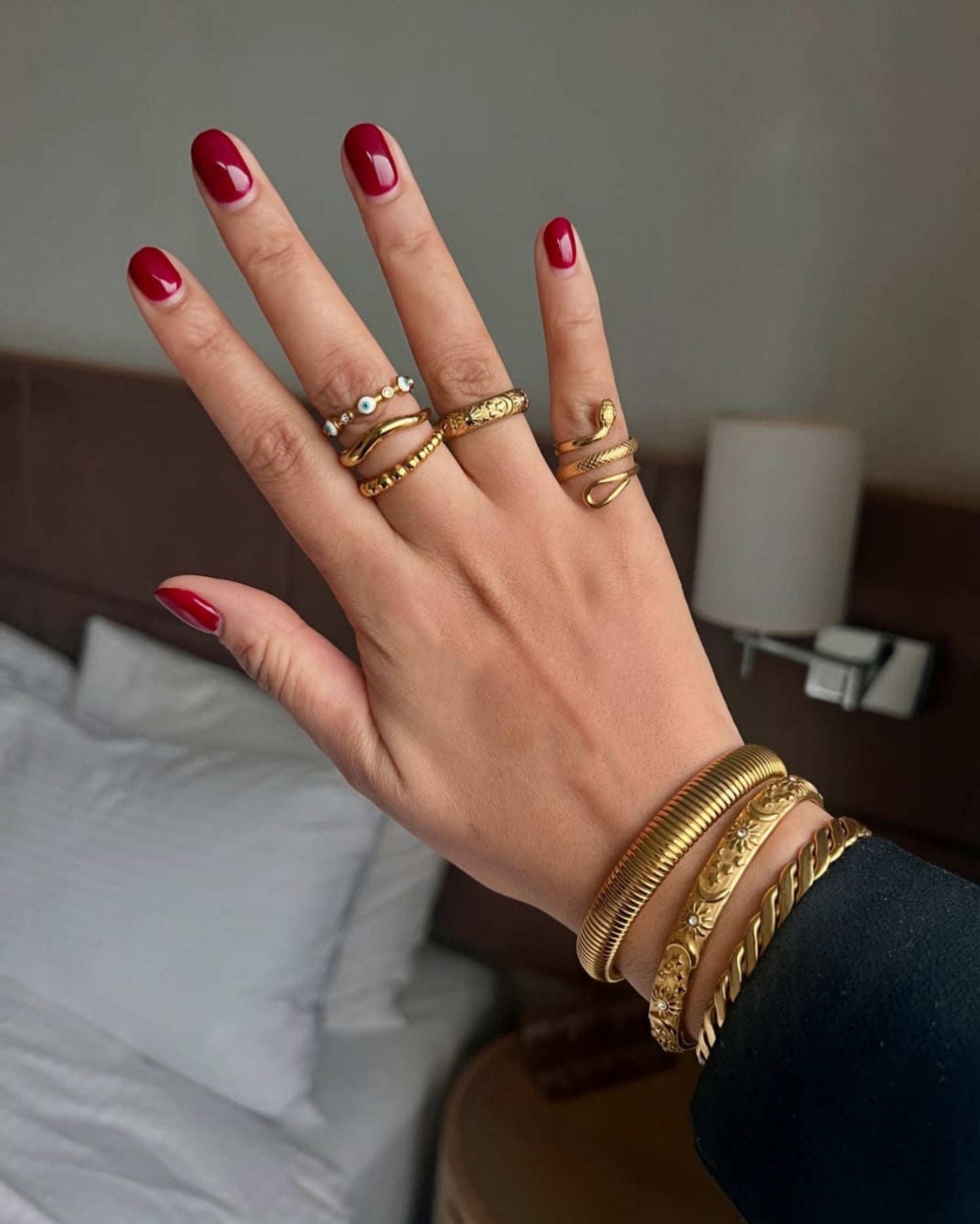 Gold_Helix_Curve_Bangle_2