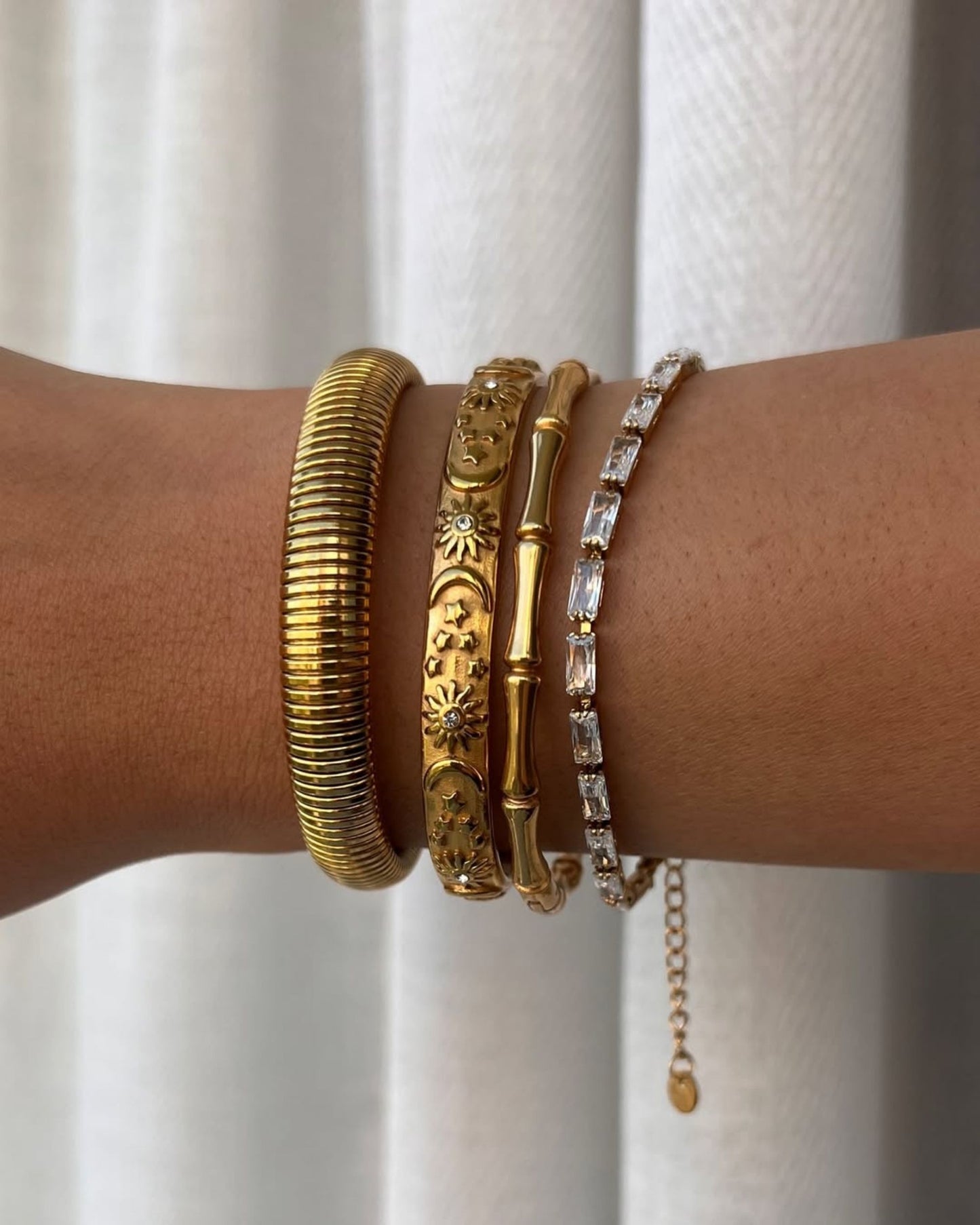 Gold_Helix_Curve_Bangle_3