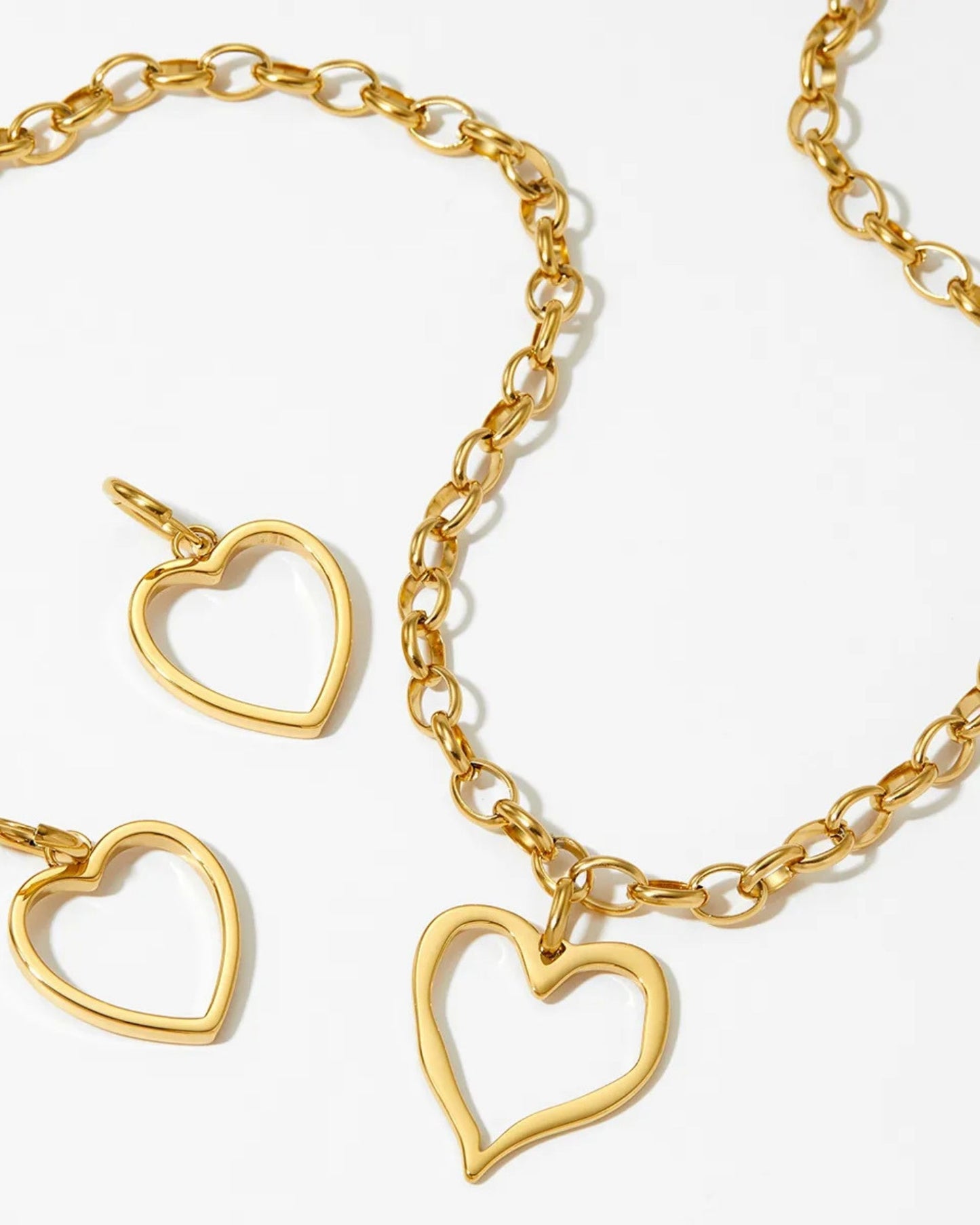 Gold_Hollow_Heart_Necklace_4