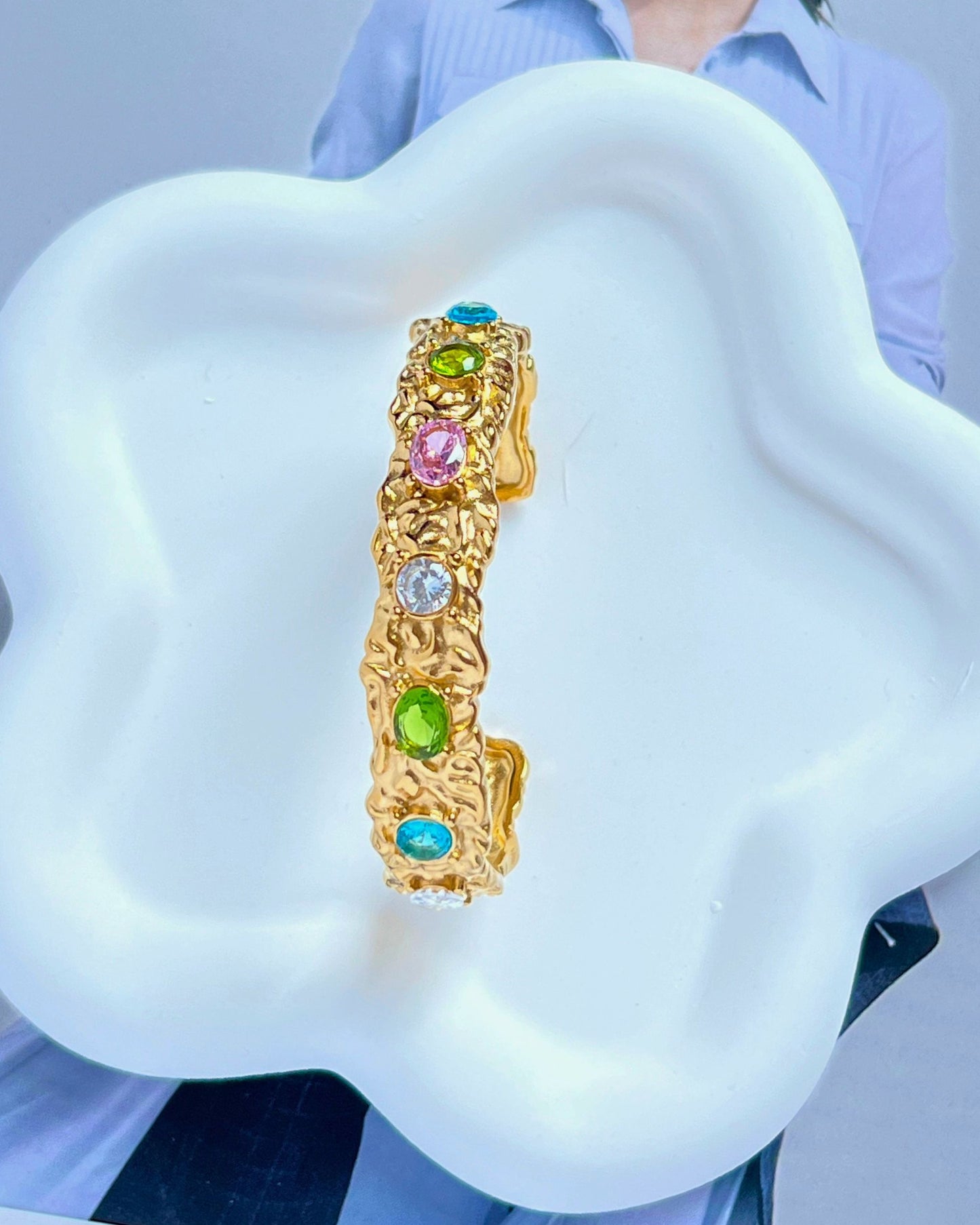 Gold_Iris_Textured_Bangle_7