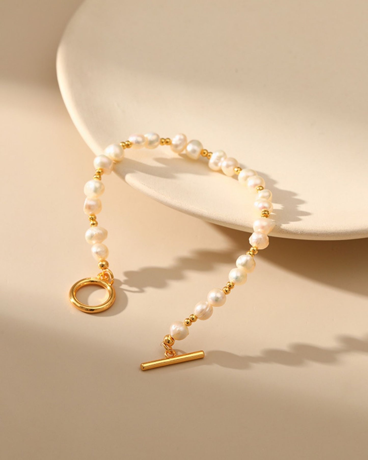 Gold_Isabella_s_Radiance_Pearl_Bracelet_3