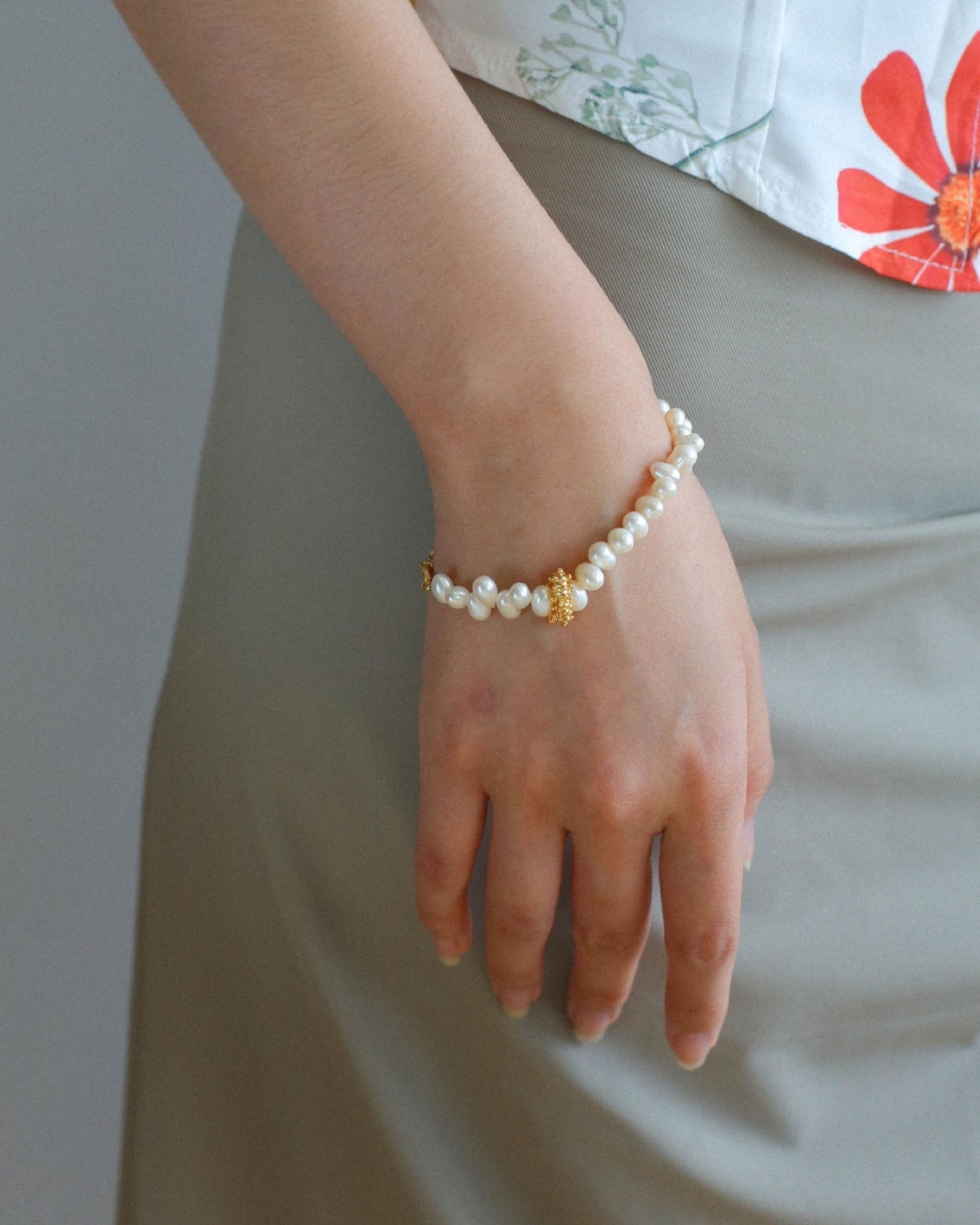 Gold_Lilium_Bracelet_5