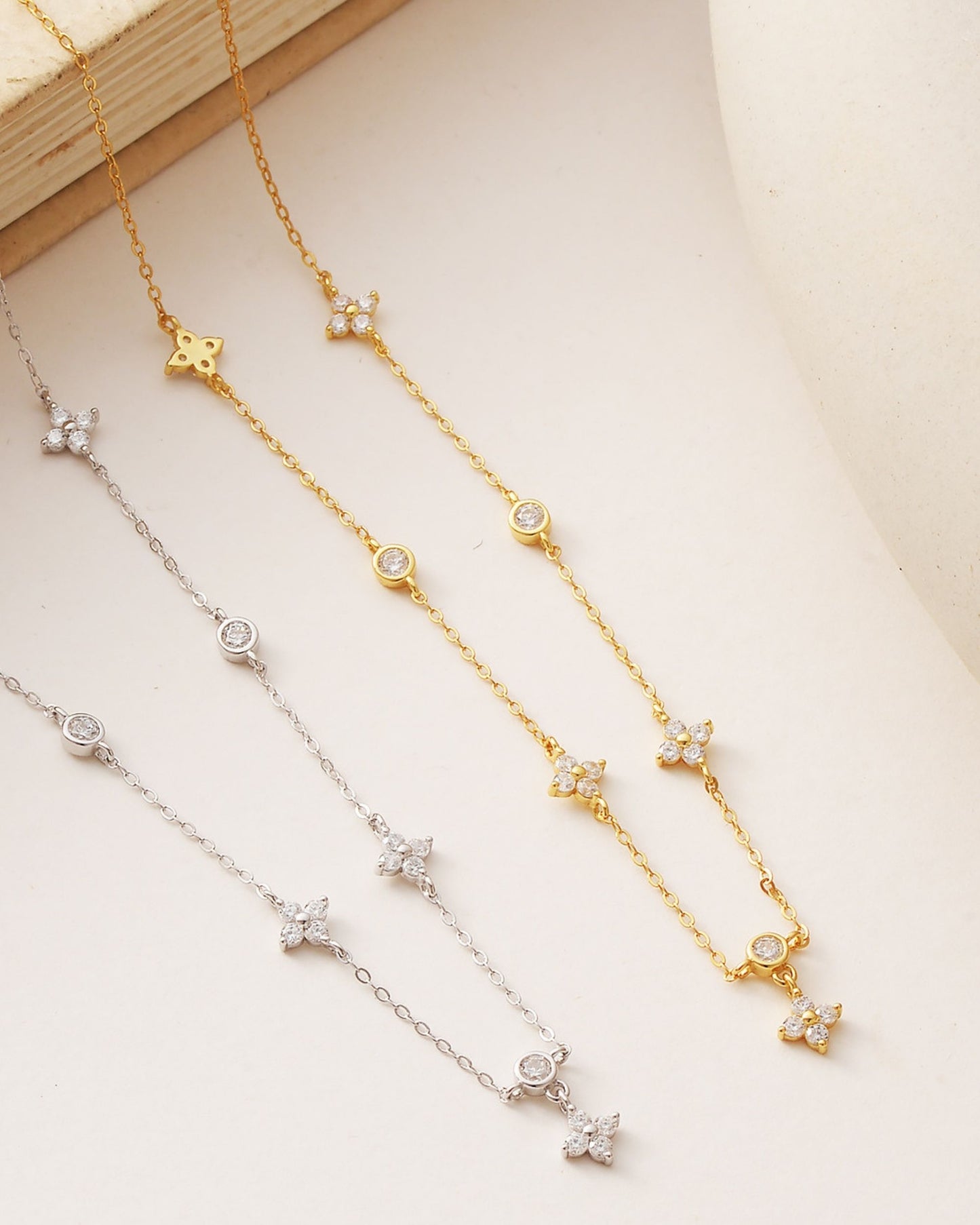 Gold_Lucky_Clover_Necklace_5