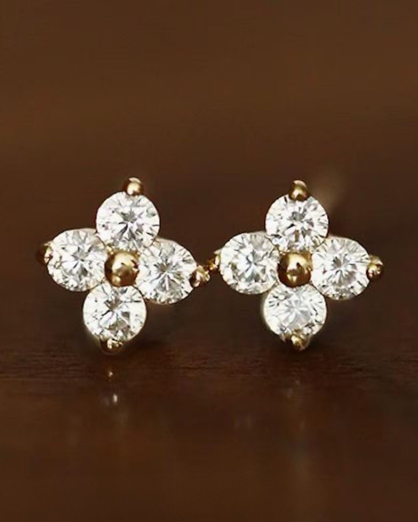 Gold_Lucky_Clover_Stud_Earrings_5