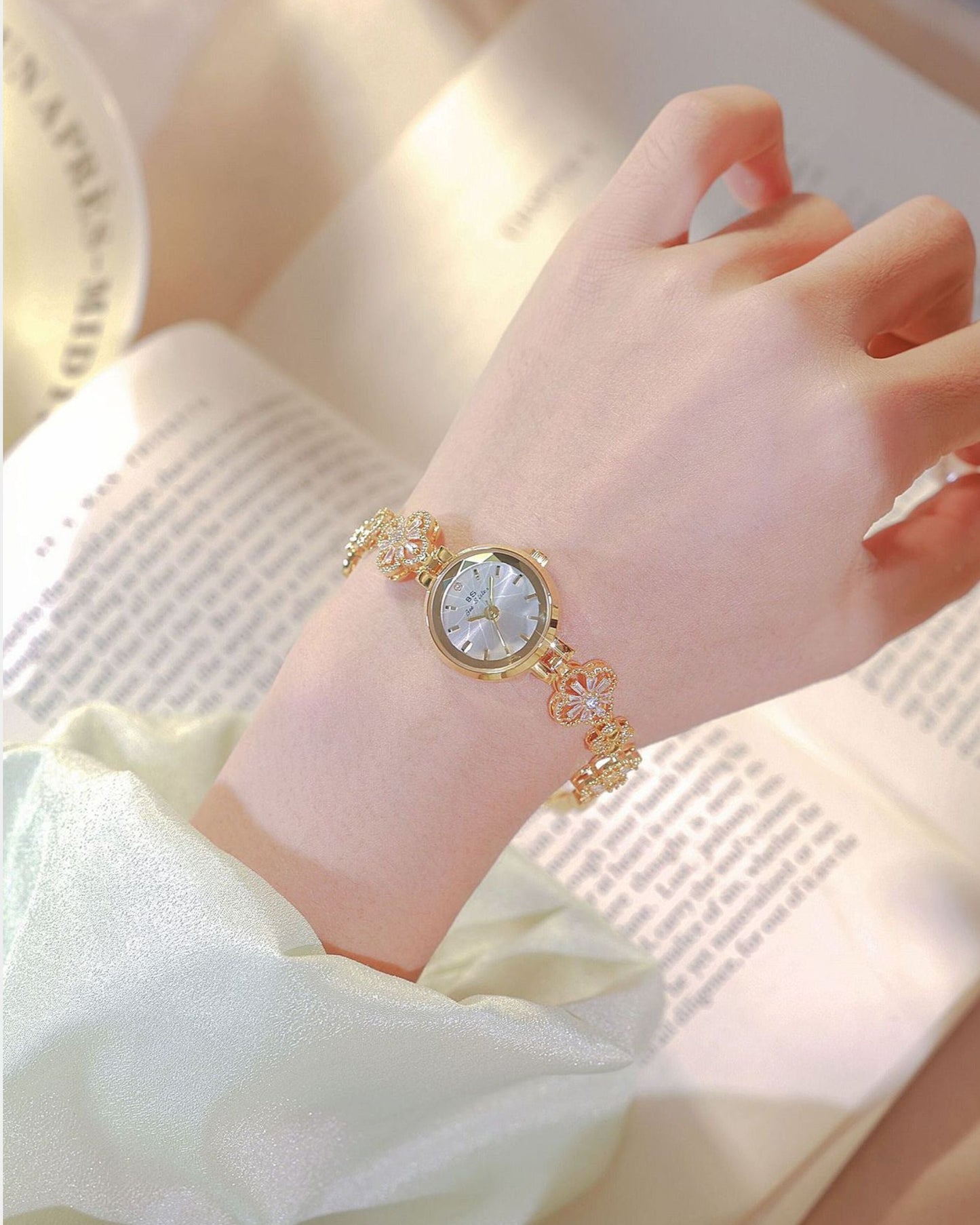 Gold_Lucky_Clover_Watch_Bracelet_4