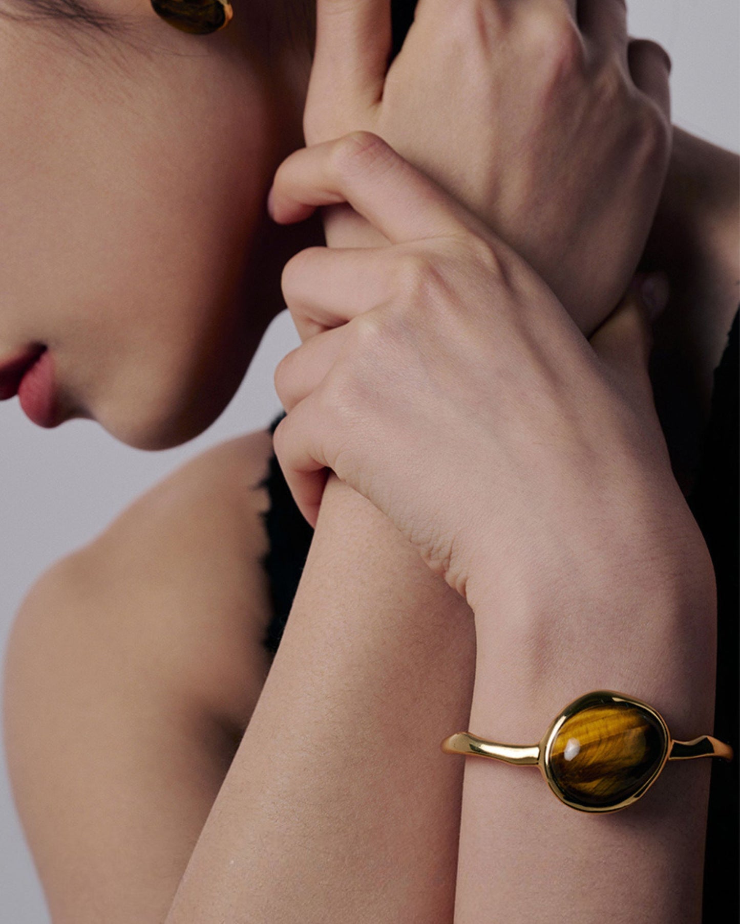 Gold_Lumen_Root_Bangle_5