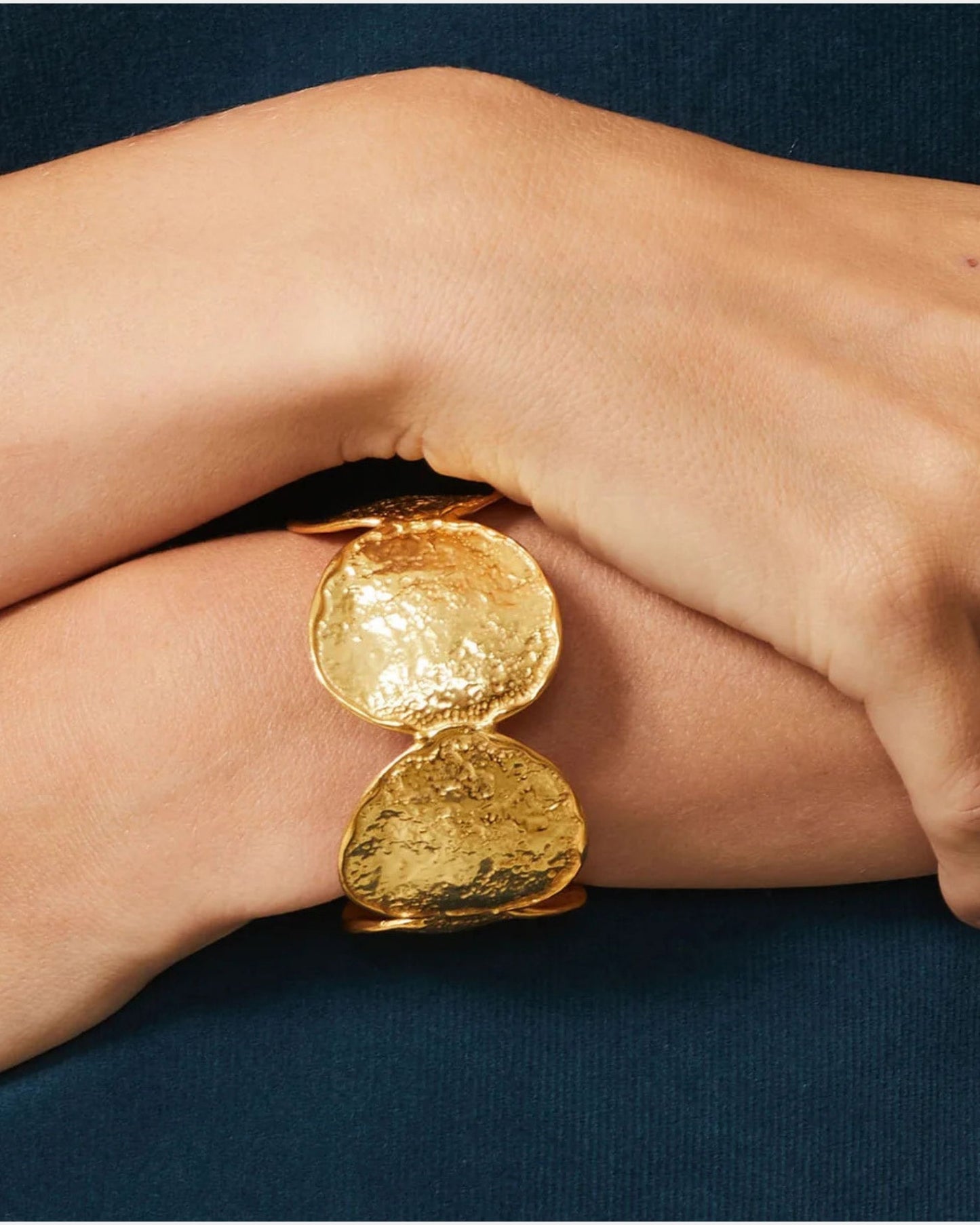 Gold_Margo_Textured_Bangle_3