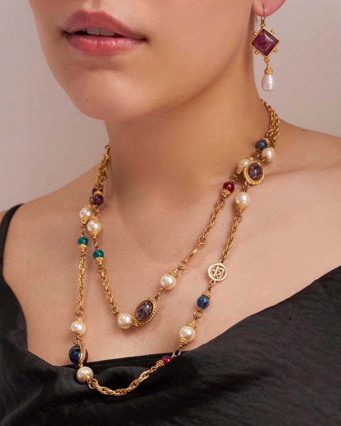 Gold_Mira_Jewel_Long_Necklace_4