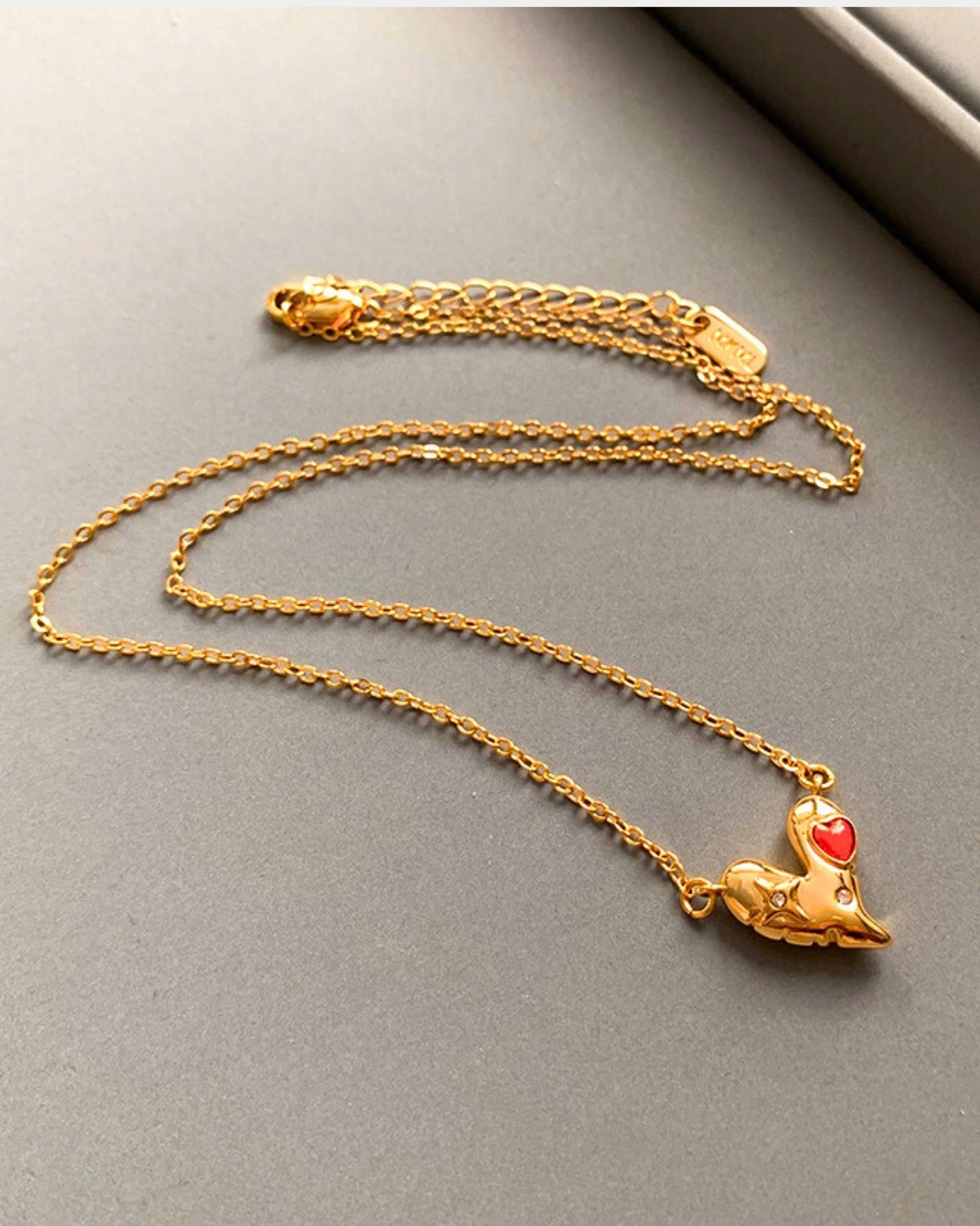 Gold_Moonpool_Necklace_3