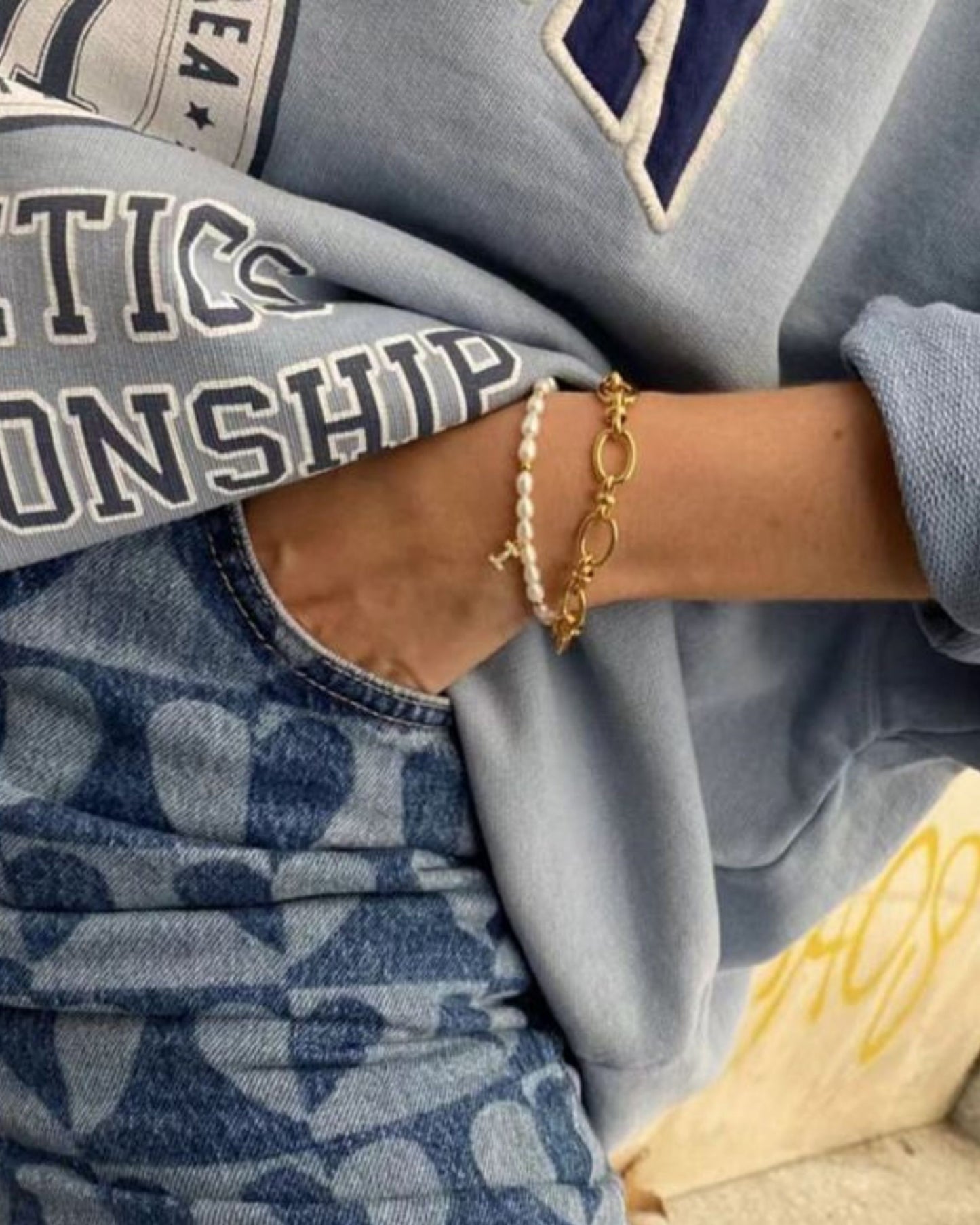 Gold_Muse_Initial_Pearl_Bracelet_4