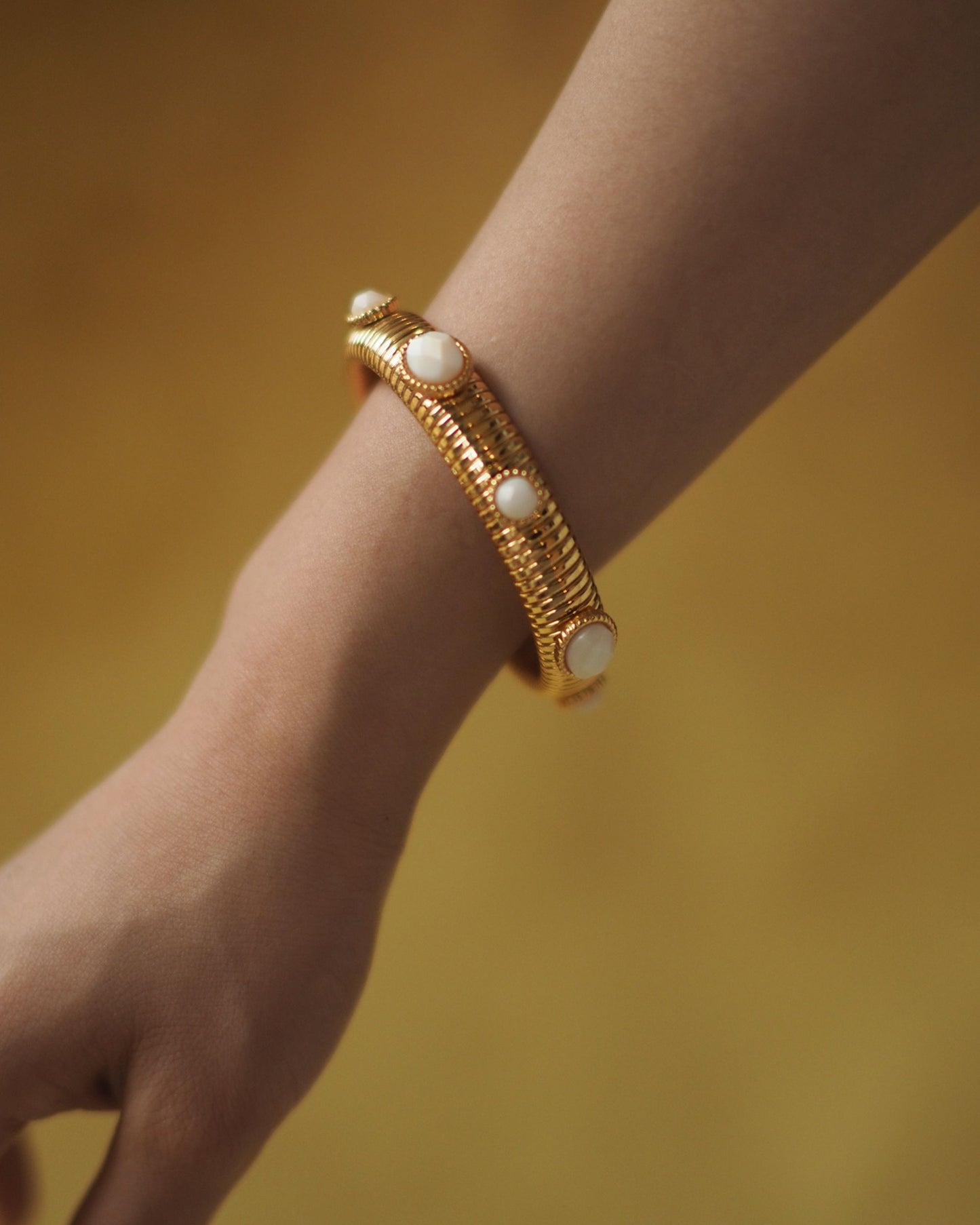 Gold_Mythic_Ivory_Bangle_2