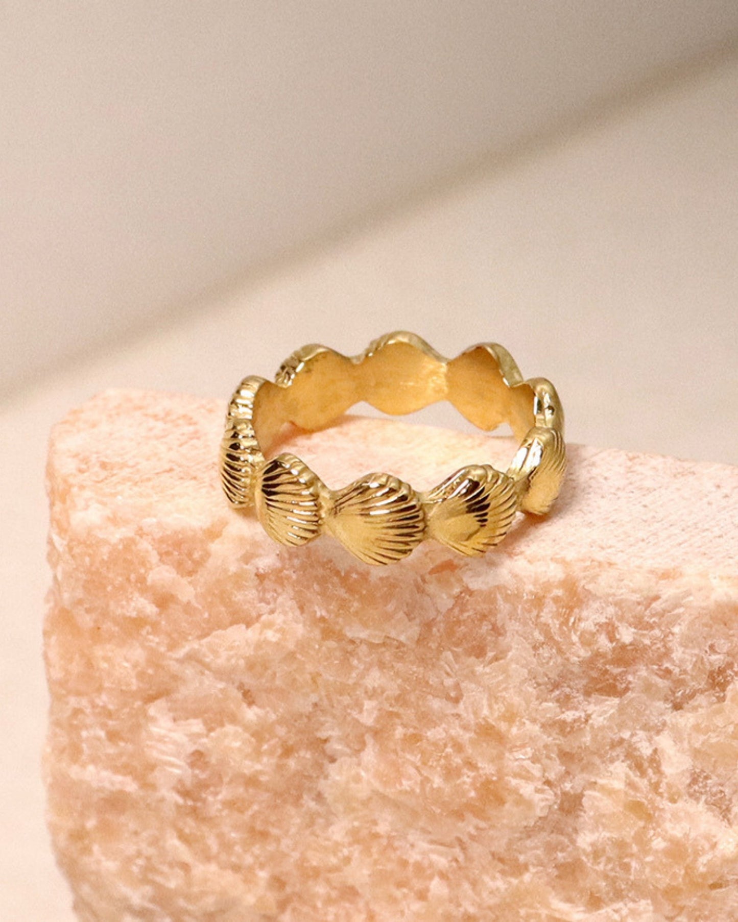 Gold_Oceana_Shell_Ring_1