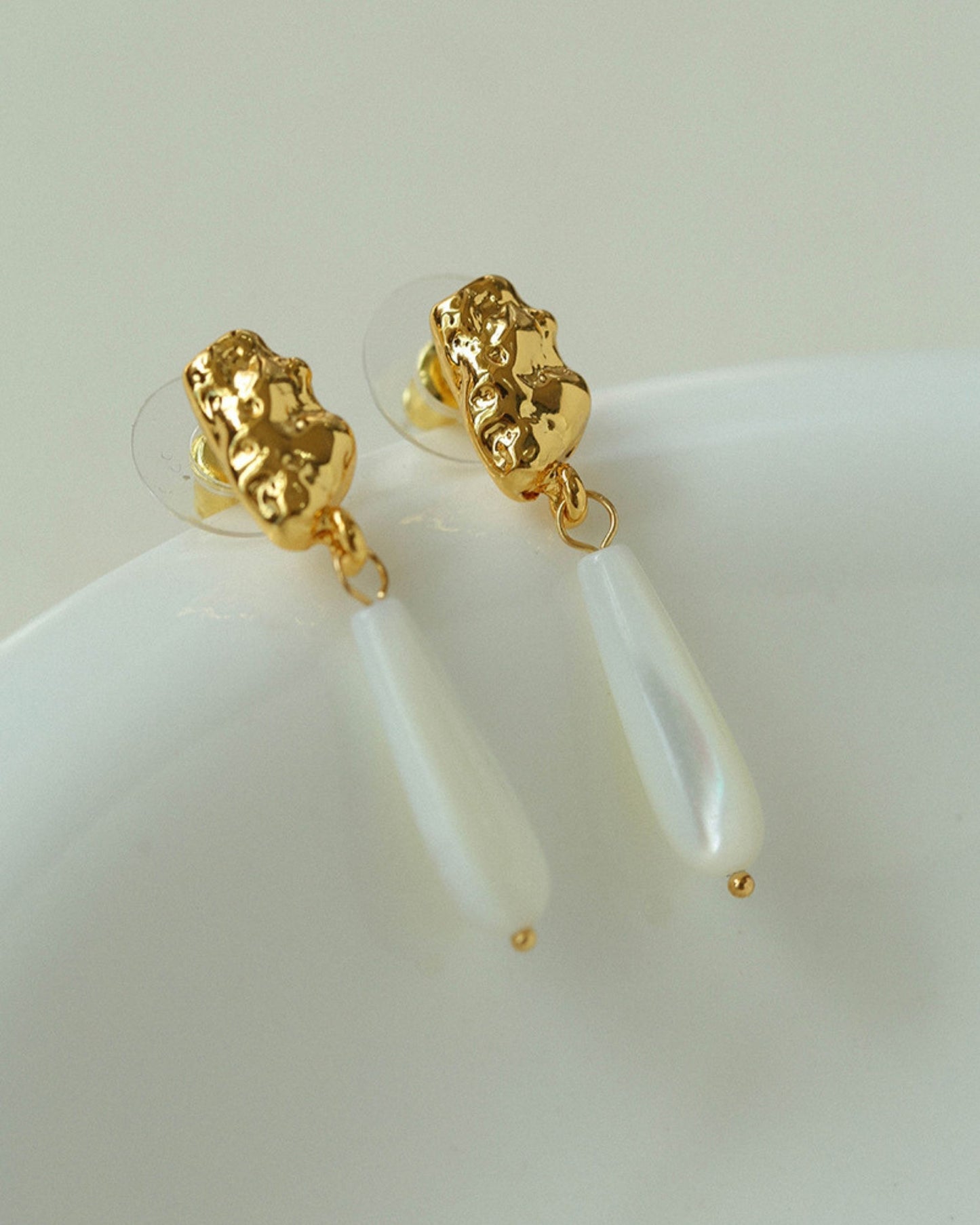 Gold_Ondine_Dewdrop_Earrings_1